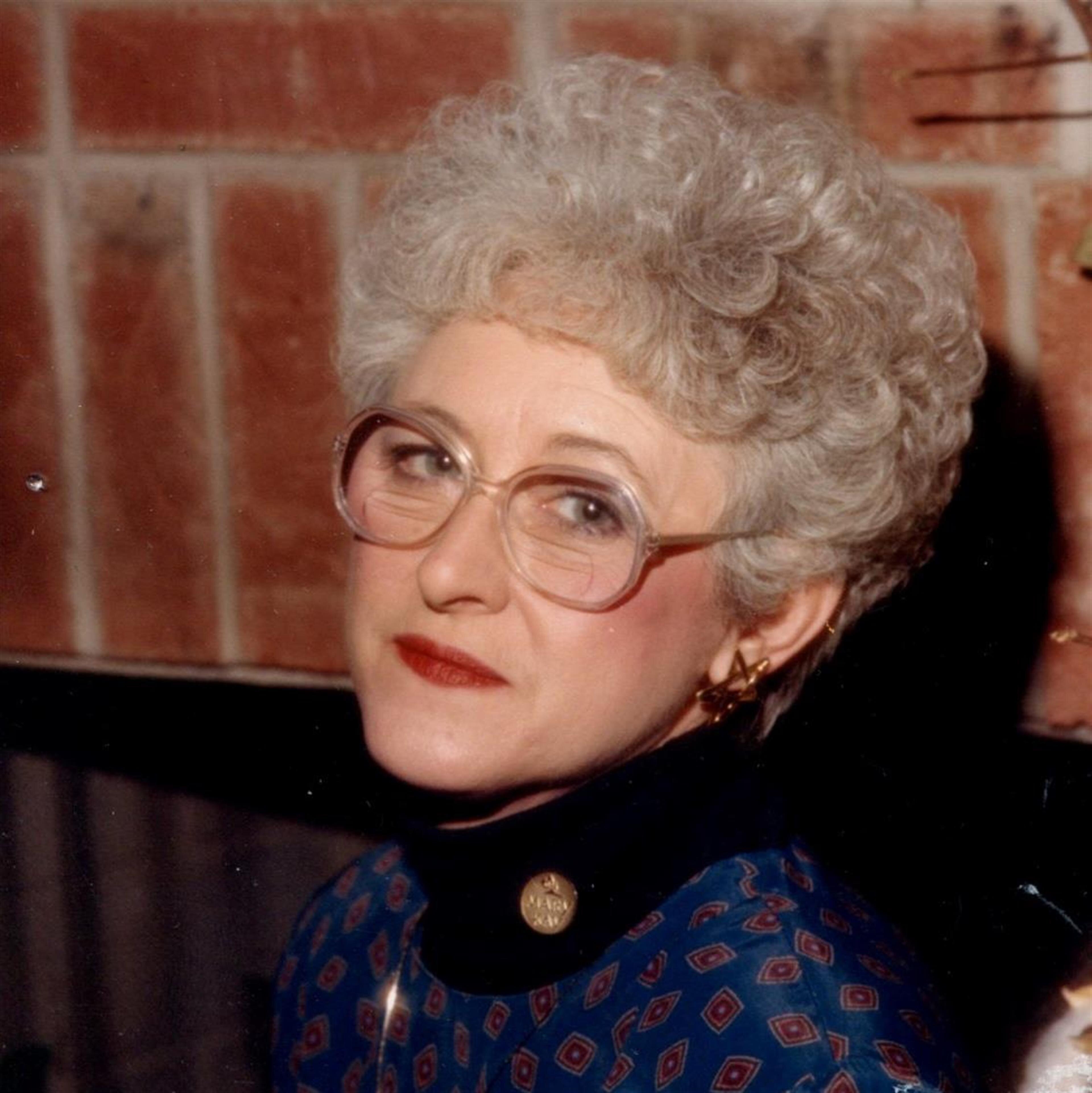 Mrs. Myrna Lorraine Pewitt Burks Woods