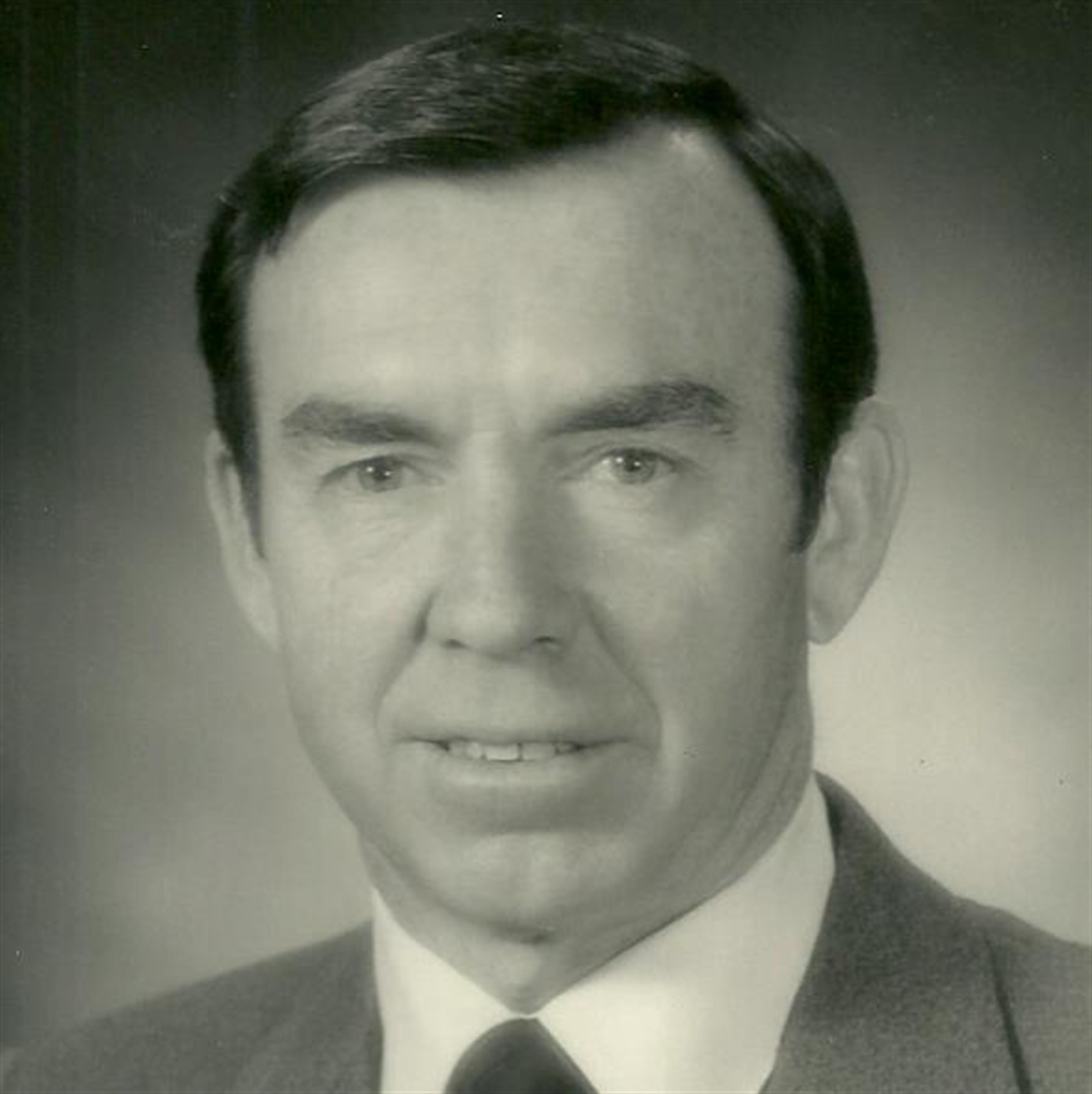 Donovan Berwyn True's obituary picture