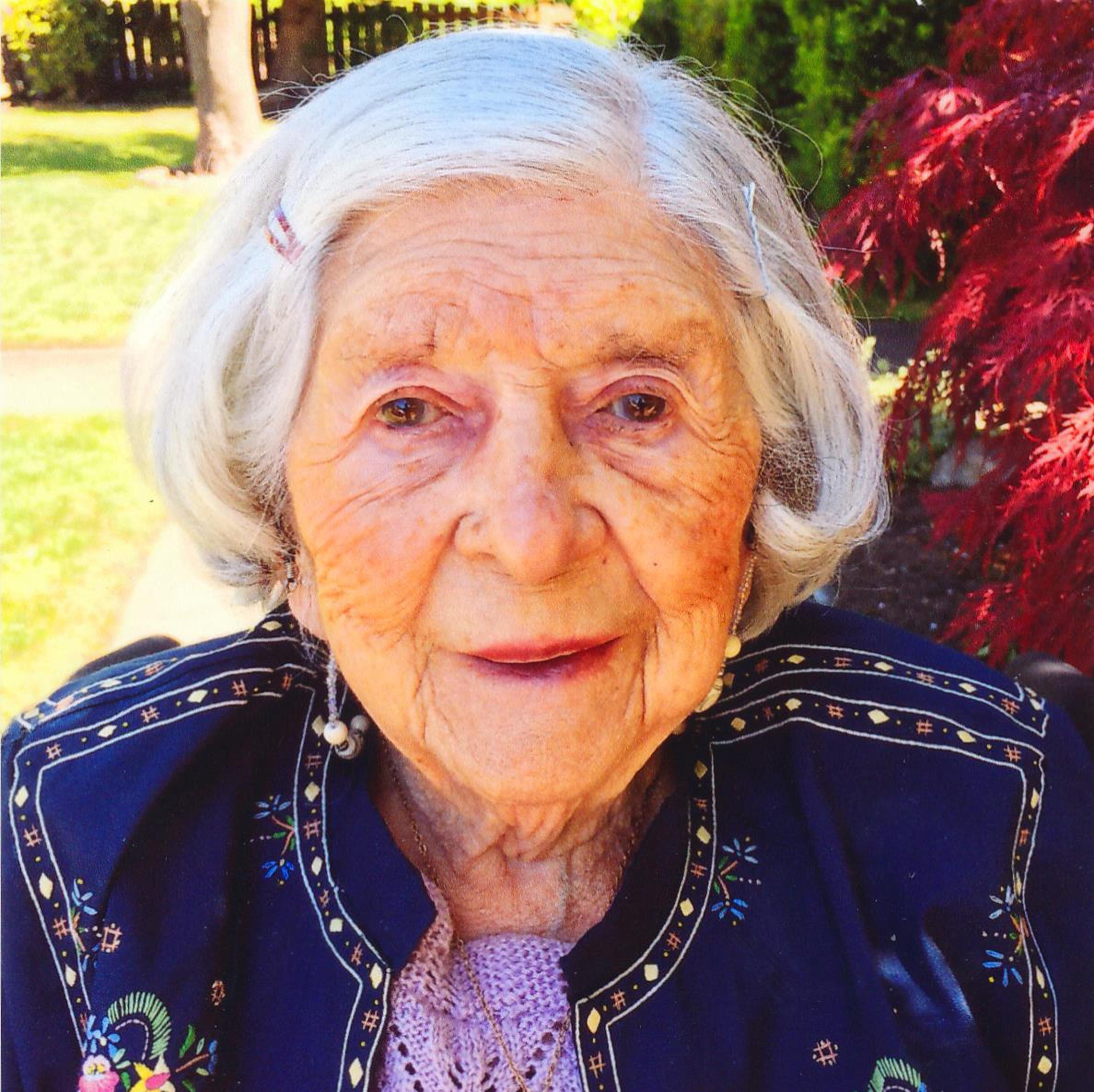 Vivian Ruth Hofto