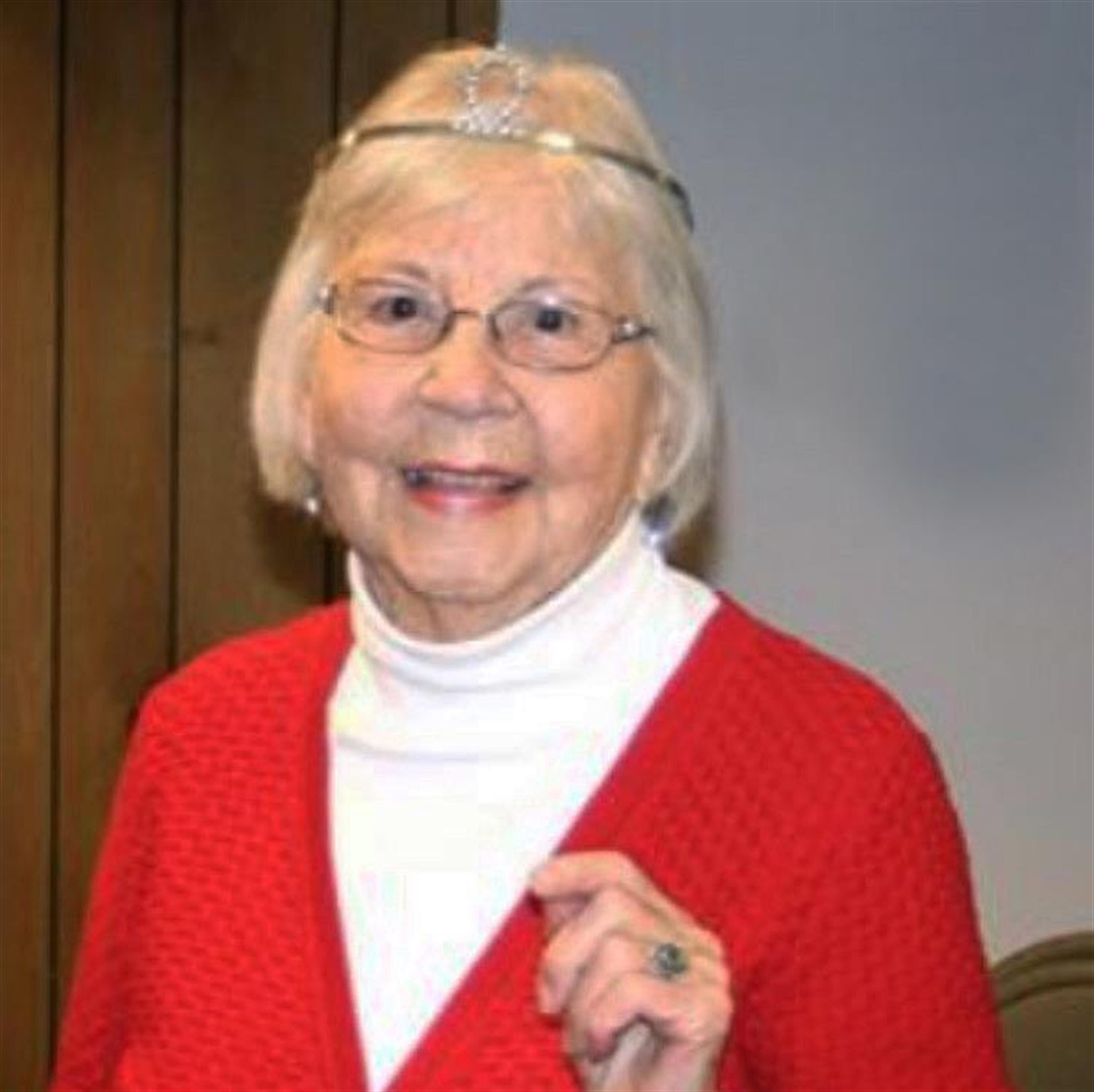Marie  Evelyn  Ray 