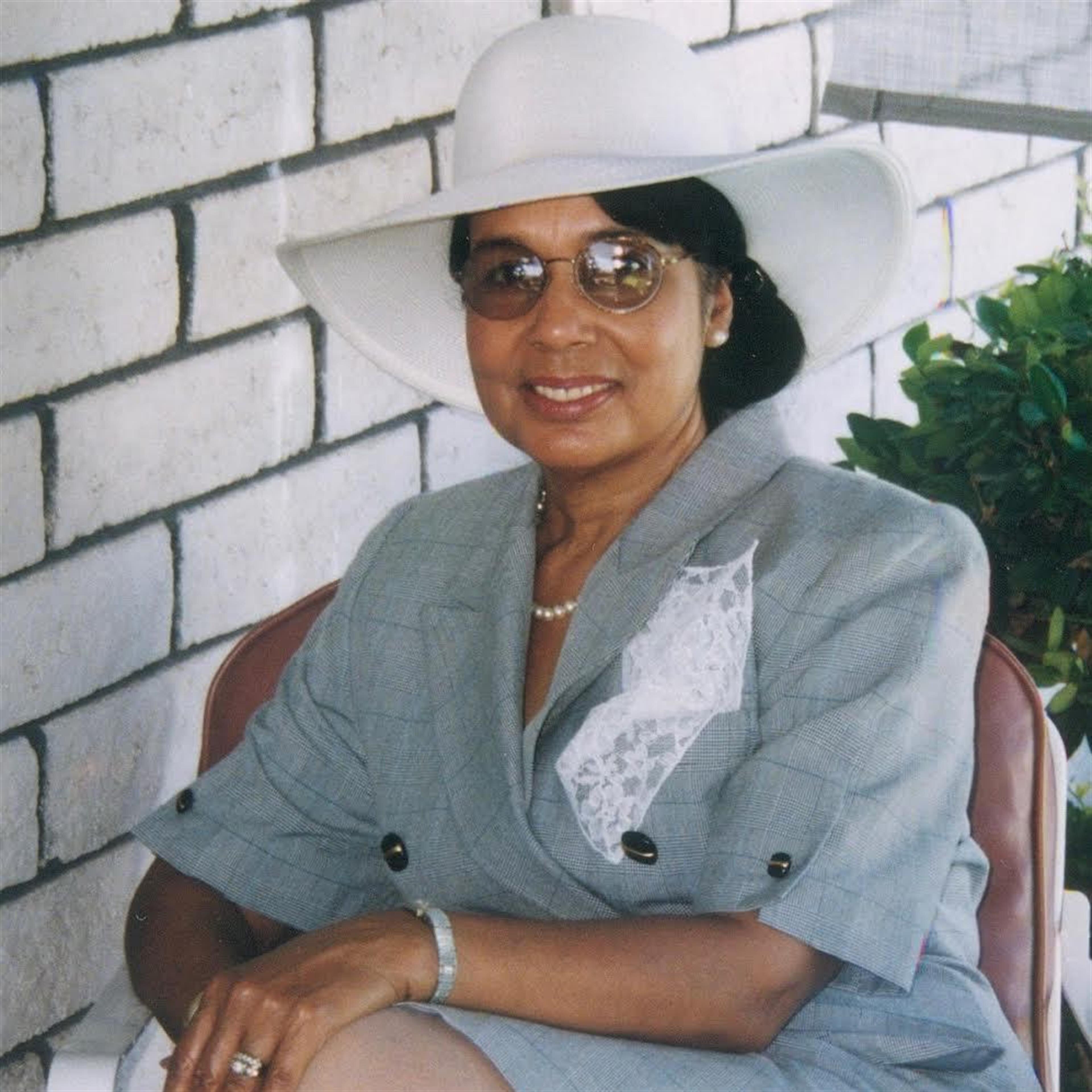 Mrs. Lue Wilder Henry