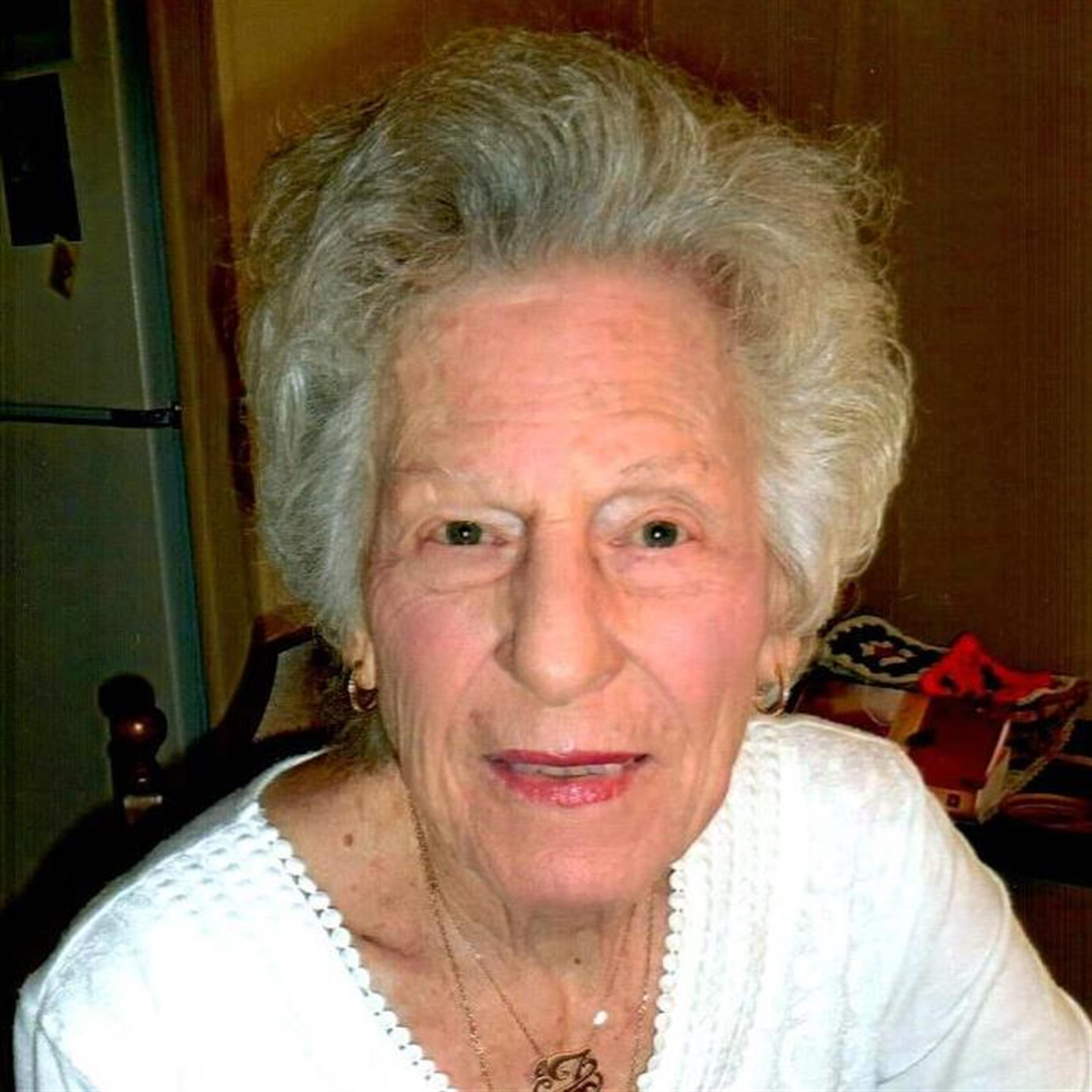 Edna  Thomas Medlin