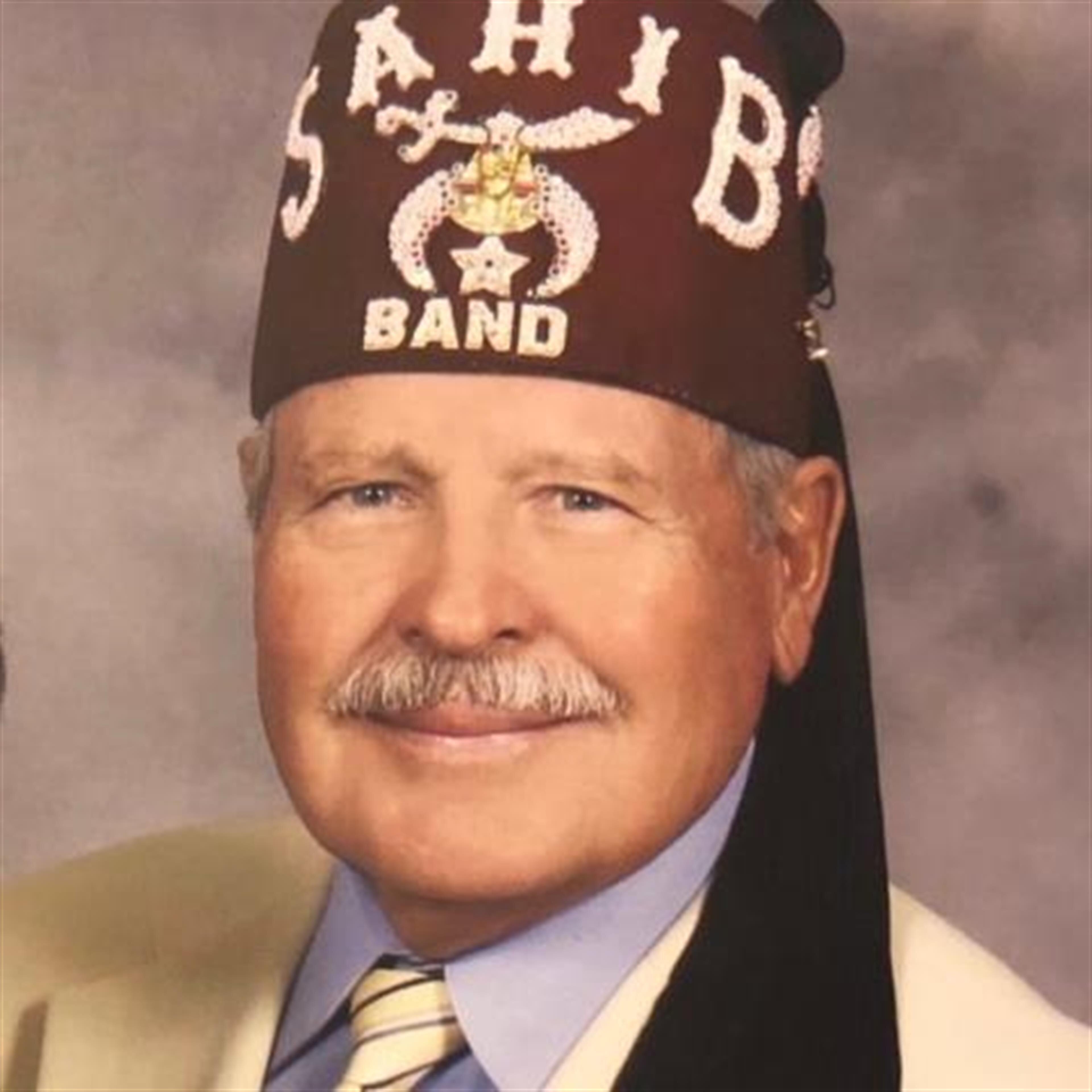Russell L Bunger
