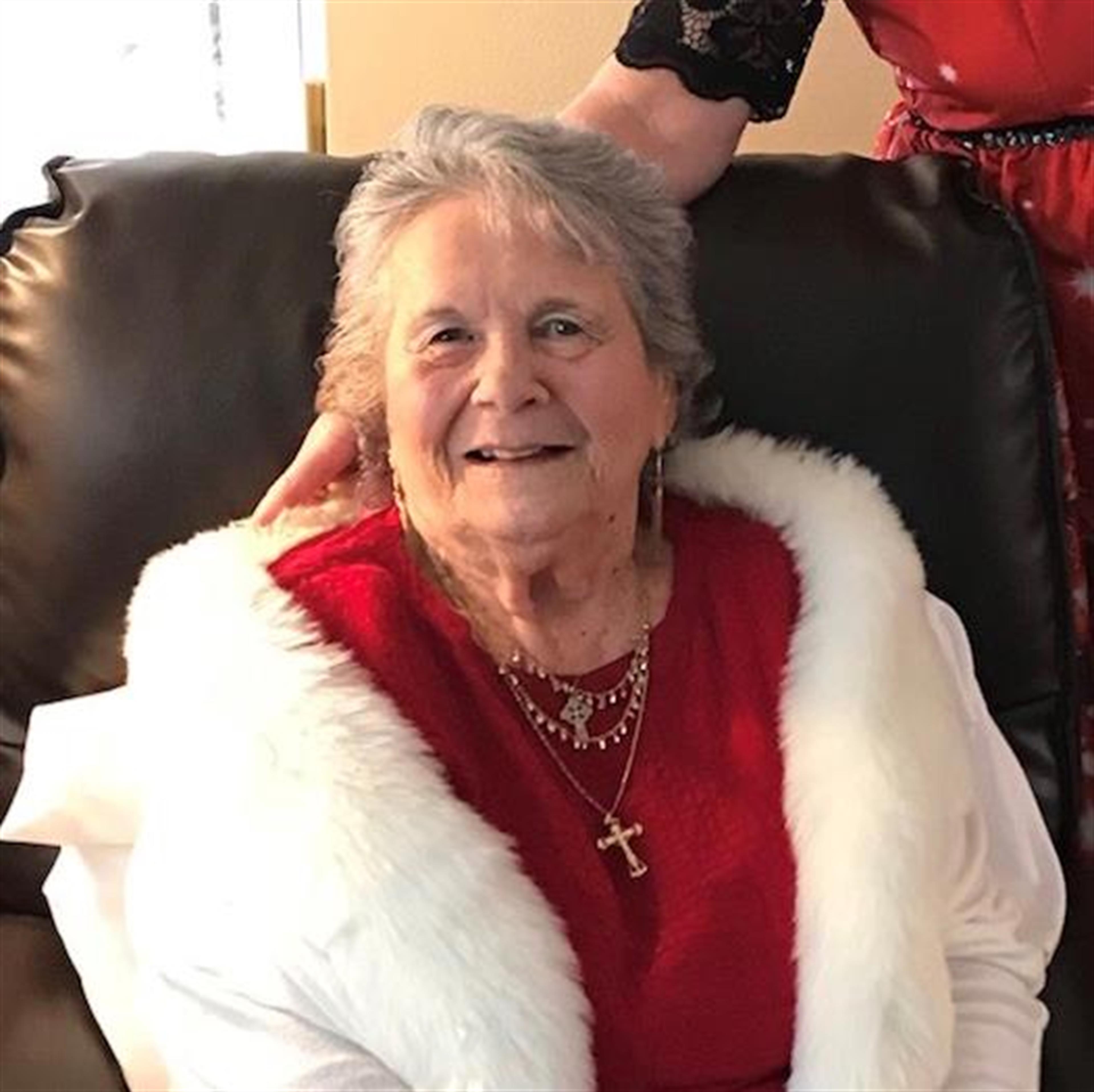 Viola M. Woeltjen's obituary picture