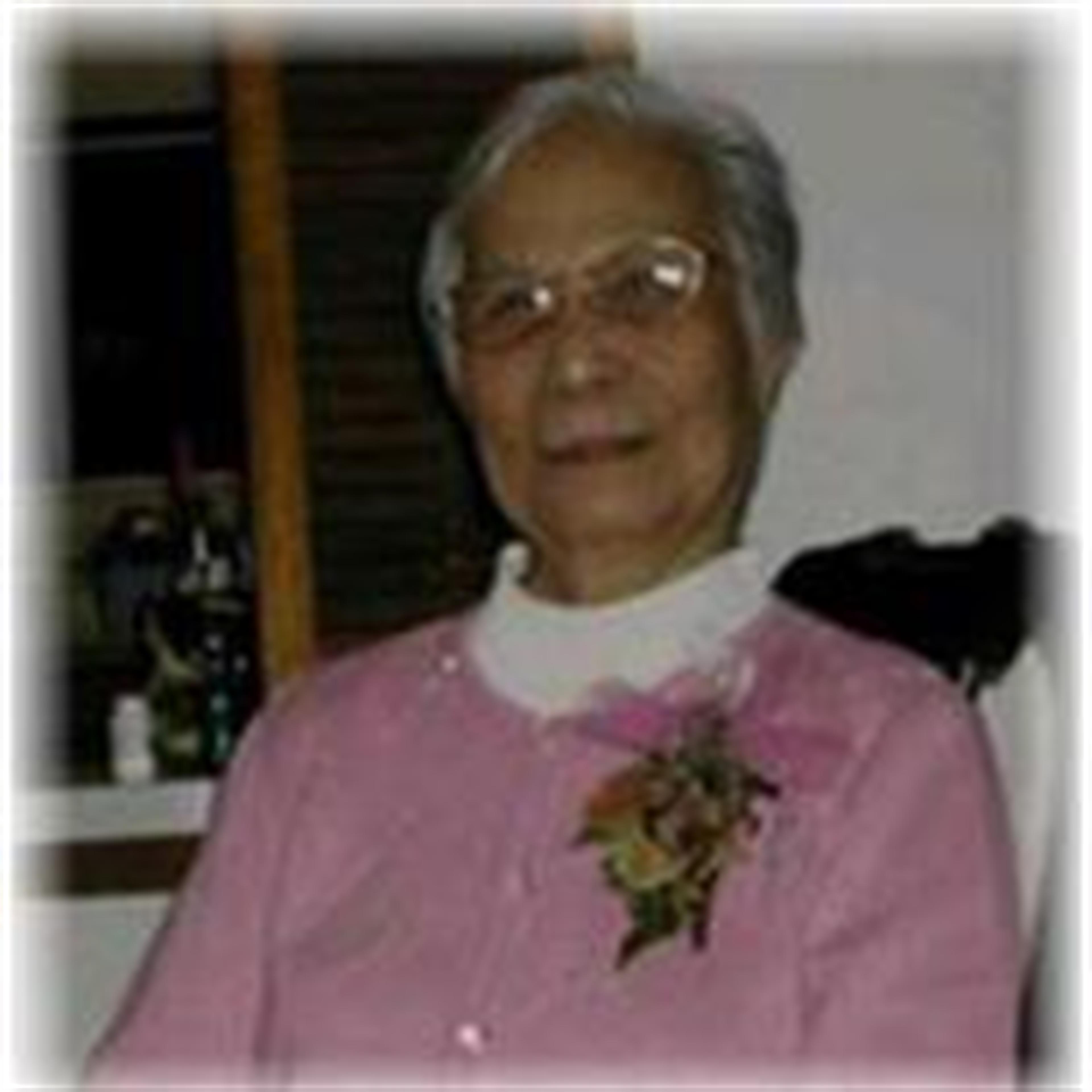 Estrella Jacinto's obituary picture