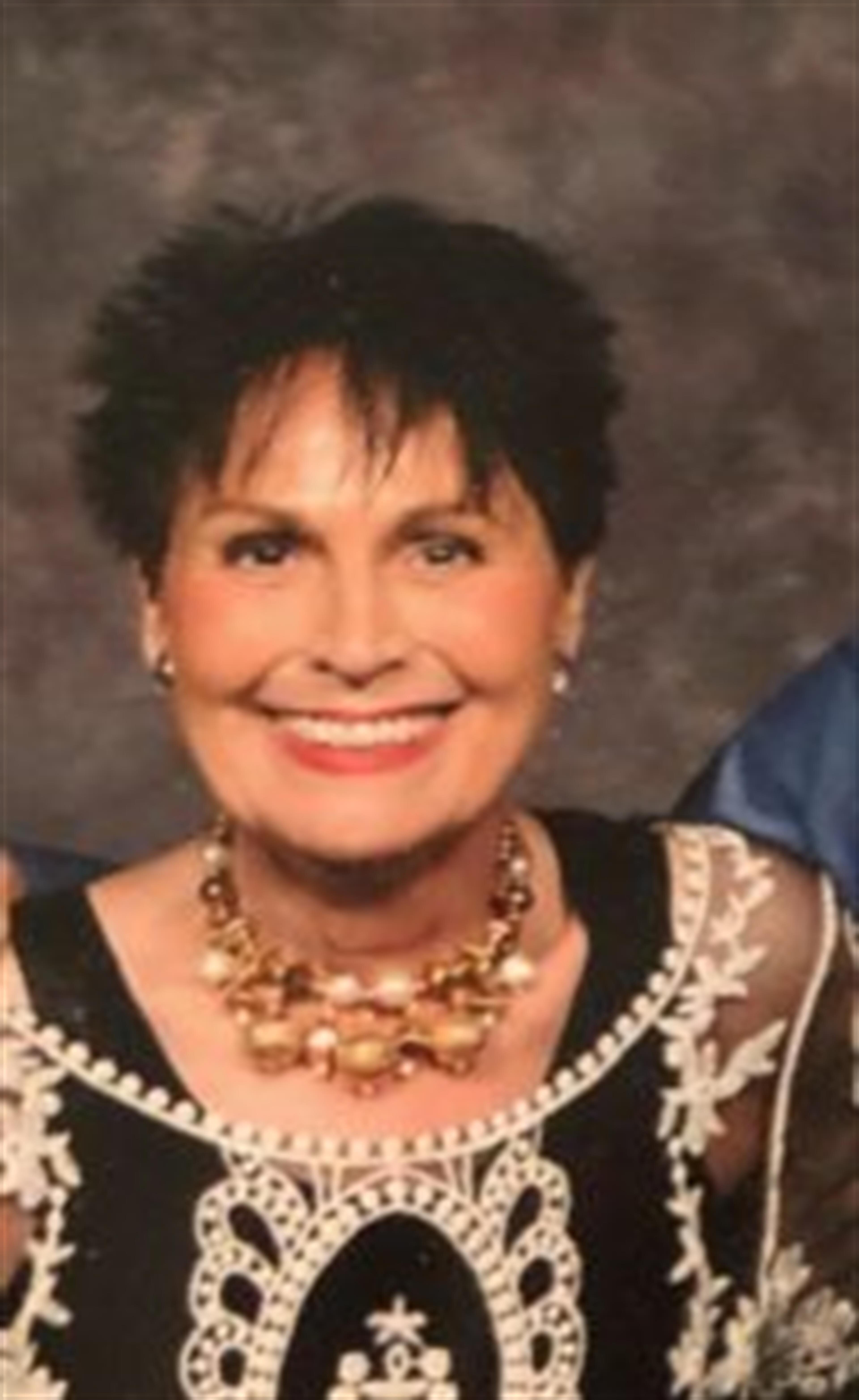 Gail Leeds