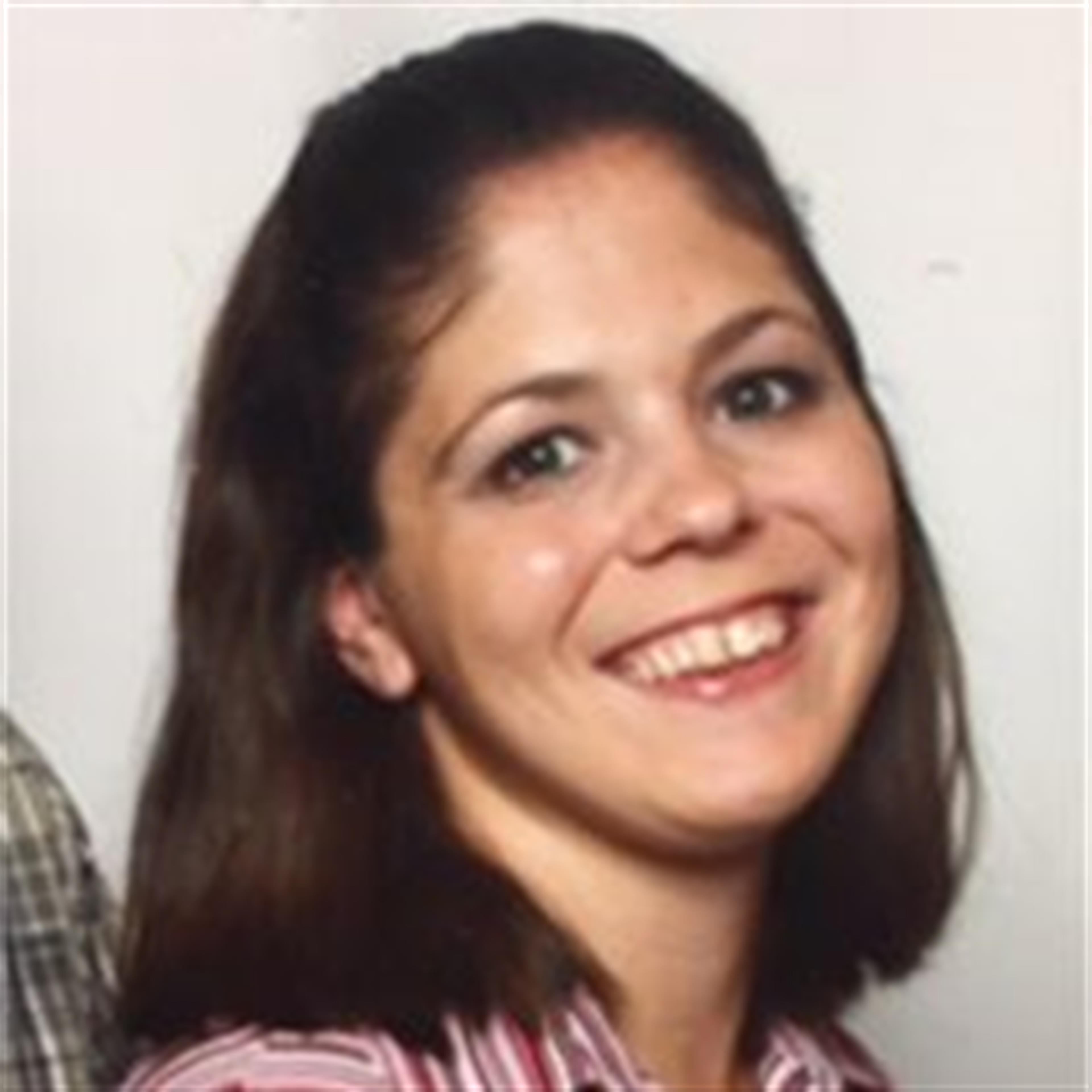 Amanda R Dluback