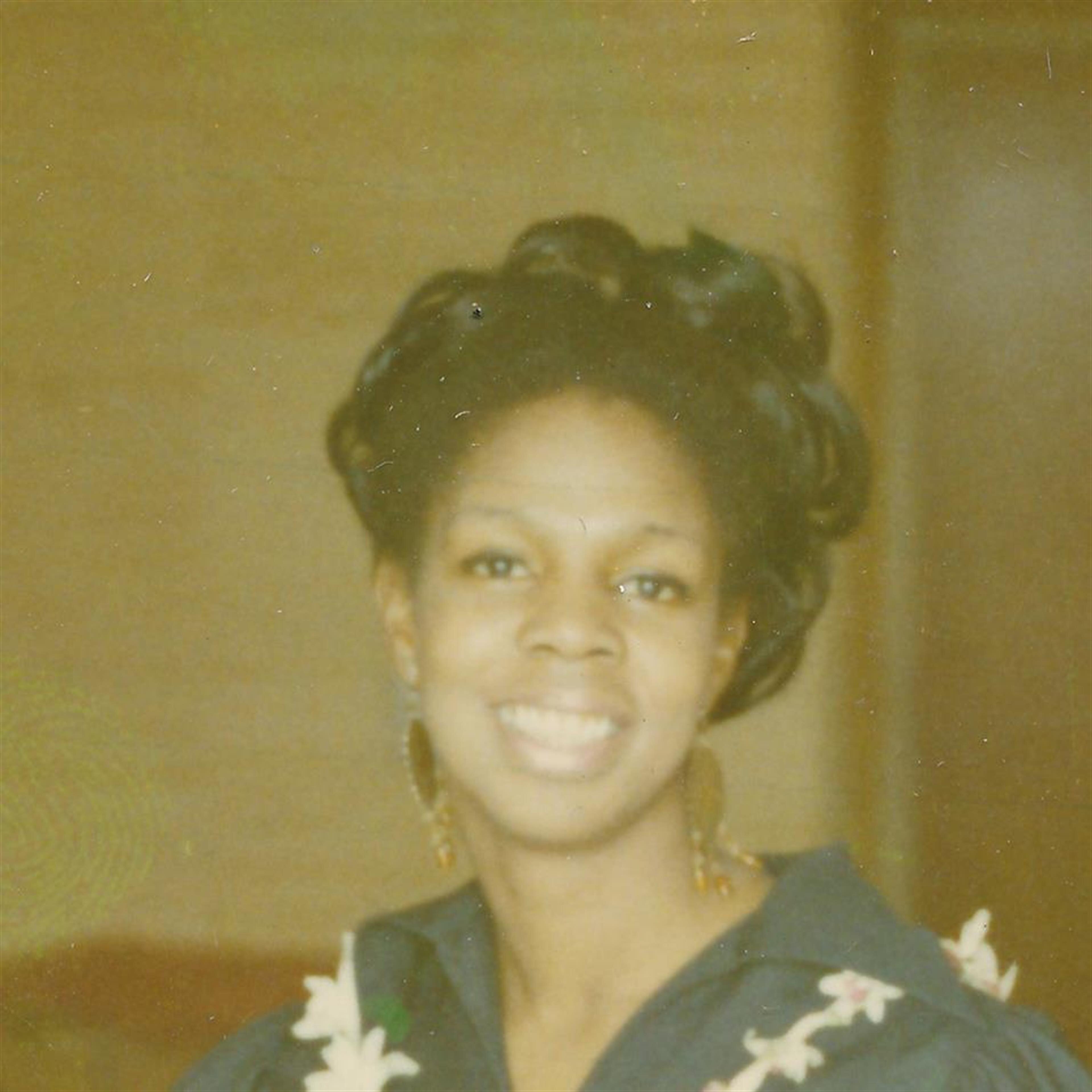 Mary L Mitchell