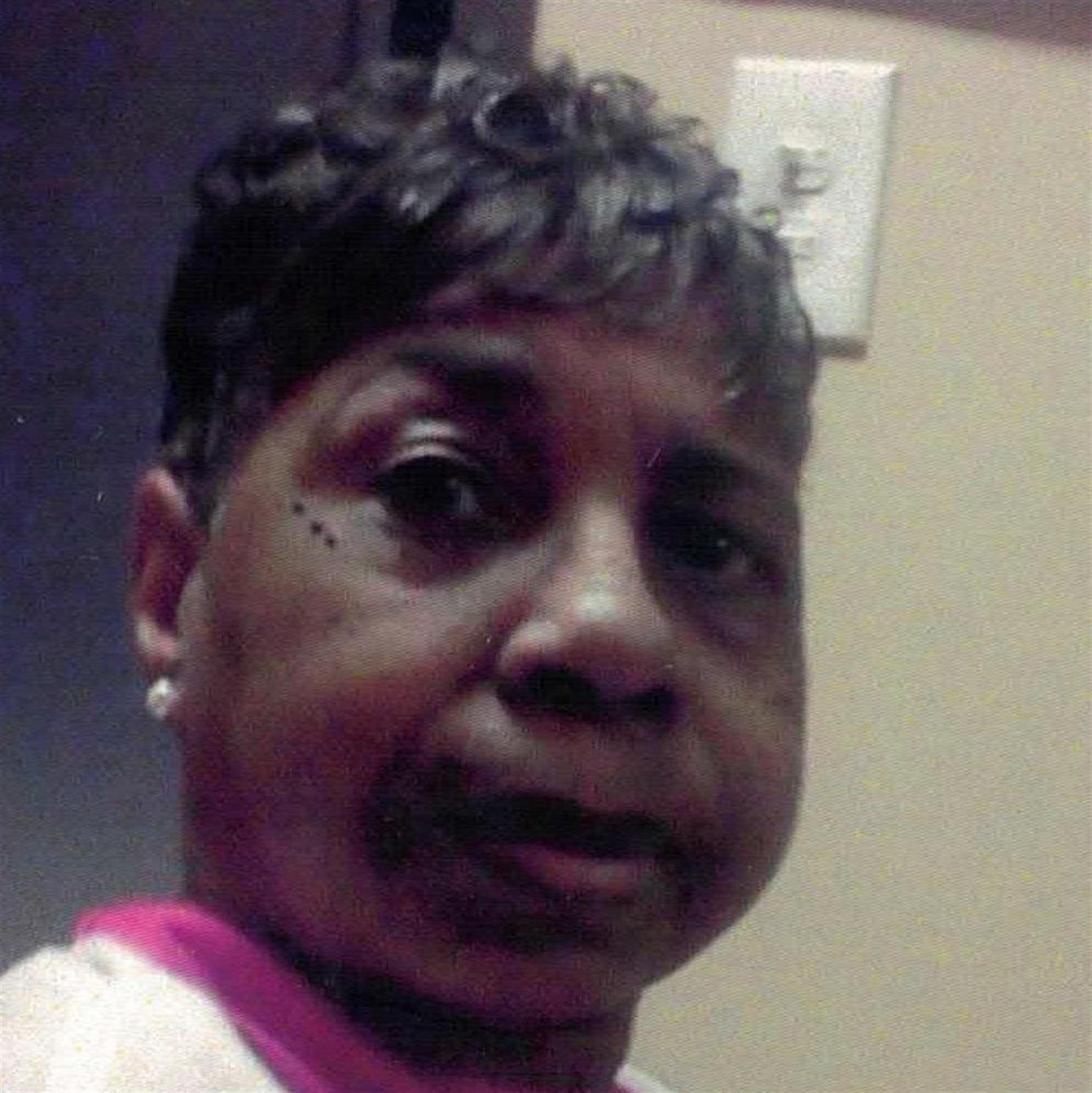 Edna R. Holmes