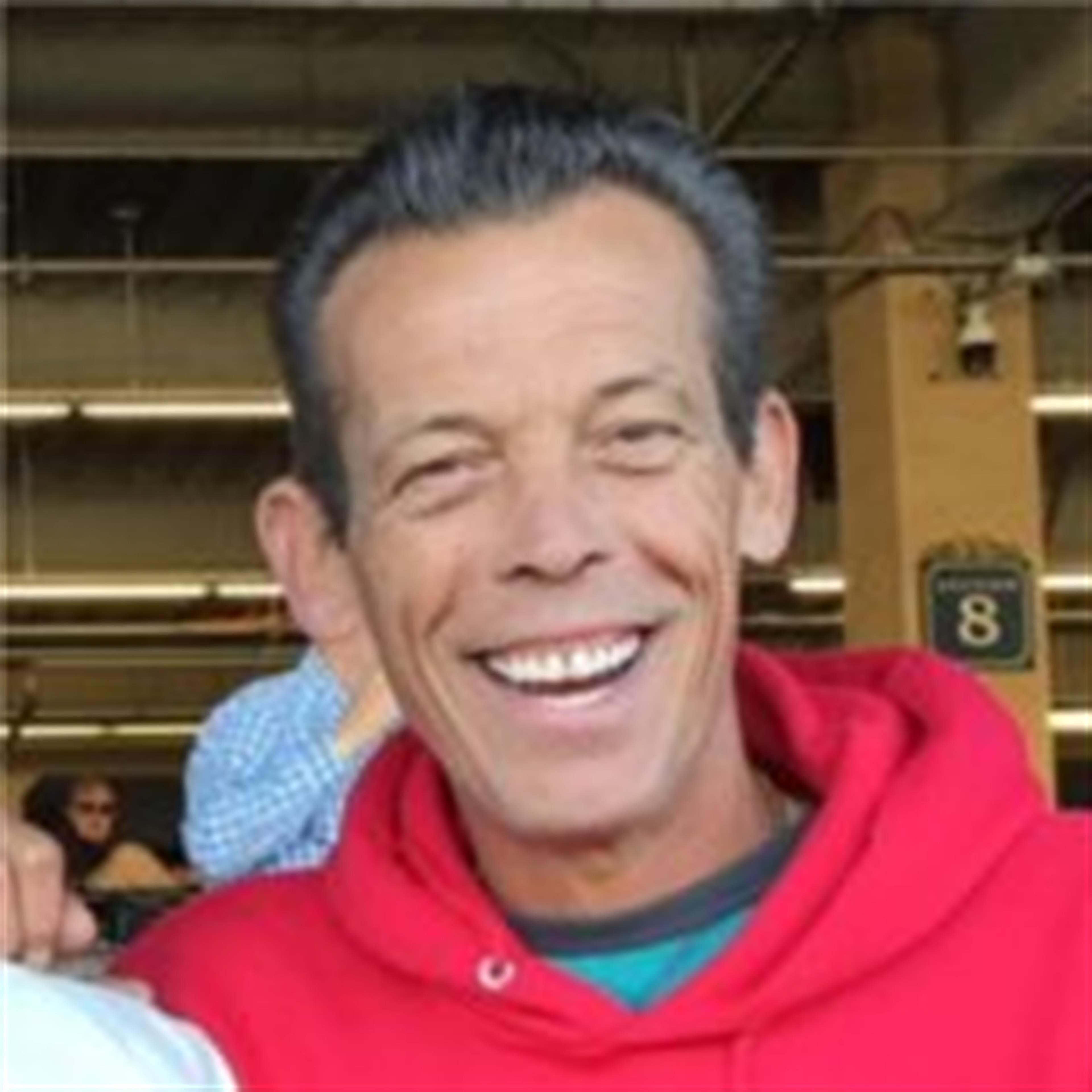 Kevin E Comiskey