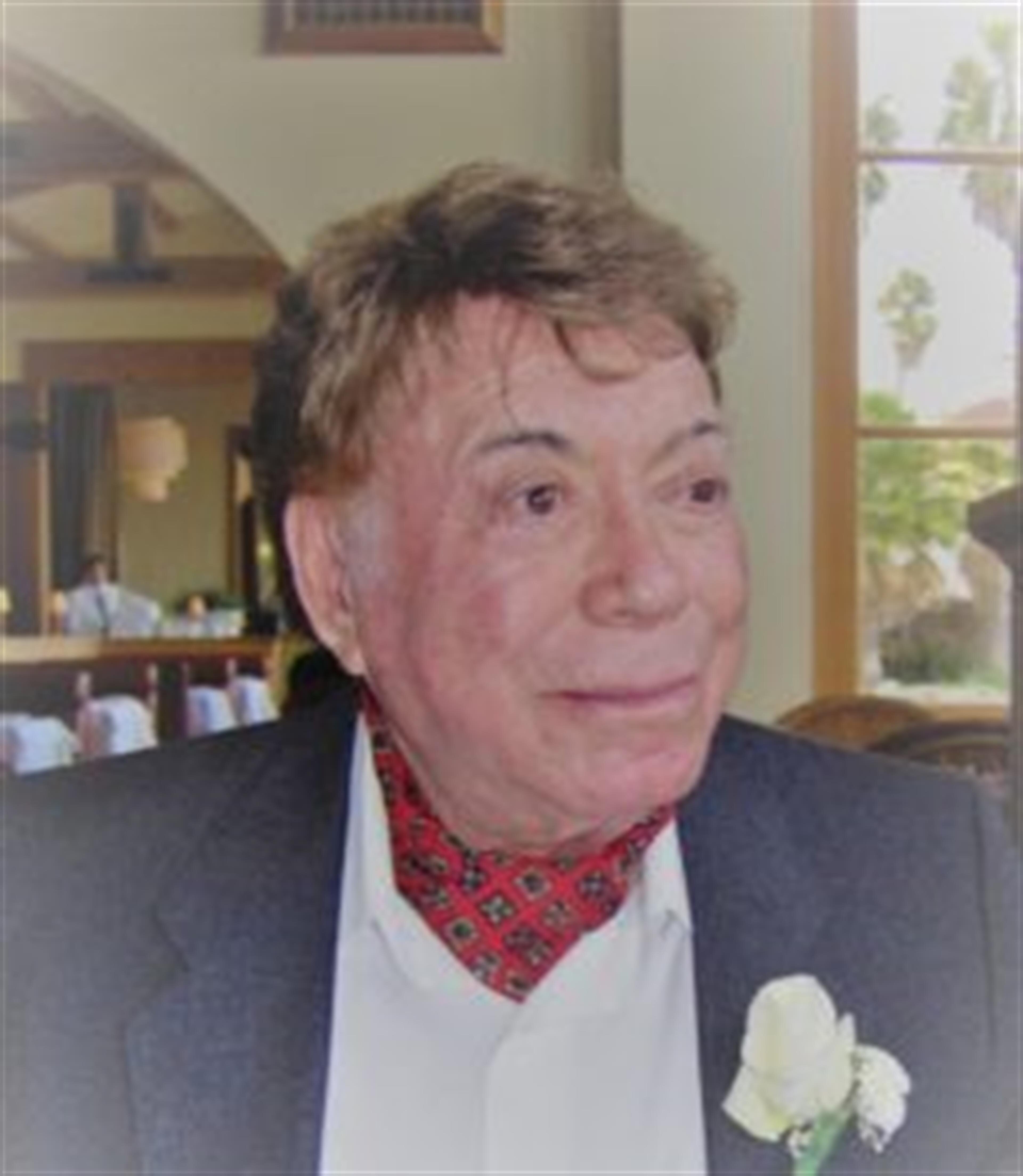 Juan Luis  M.  Curiel