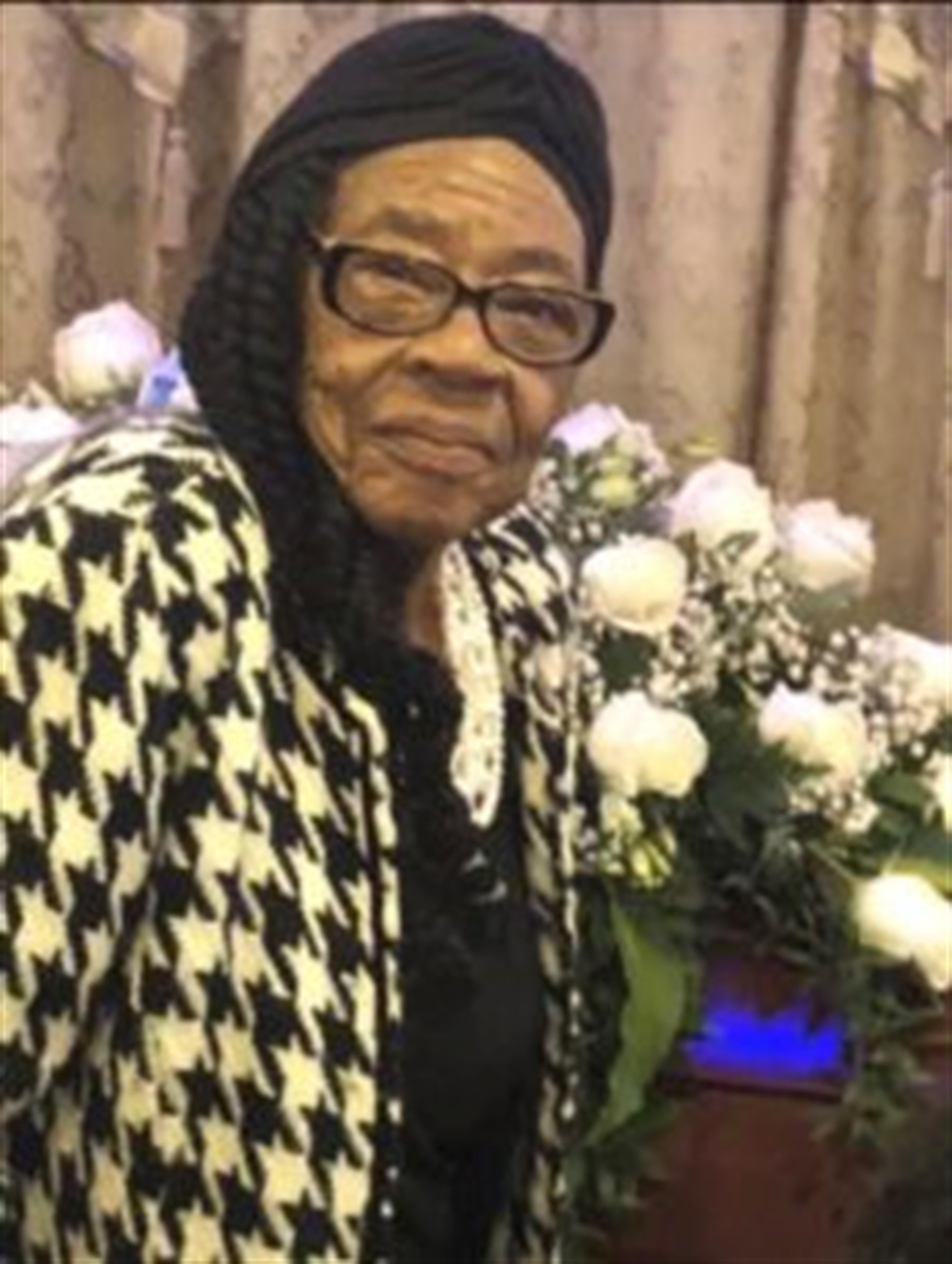 Muriel Ruth White-McGee's obituary picture