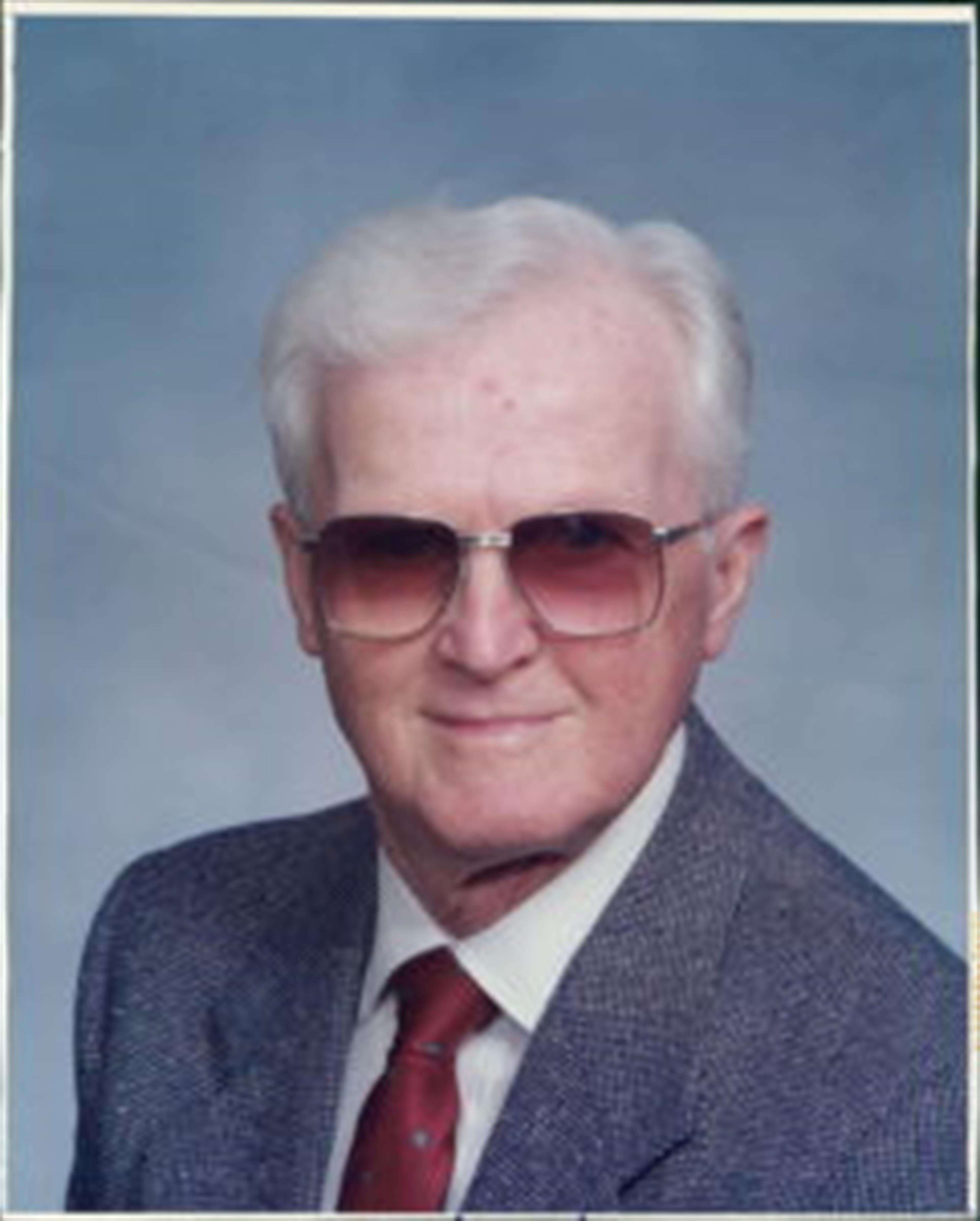 Howell (Hal) Erwin Davenport