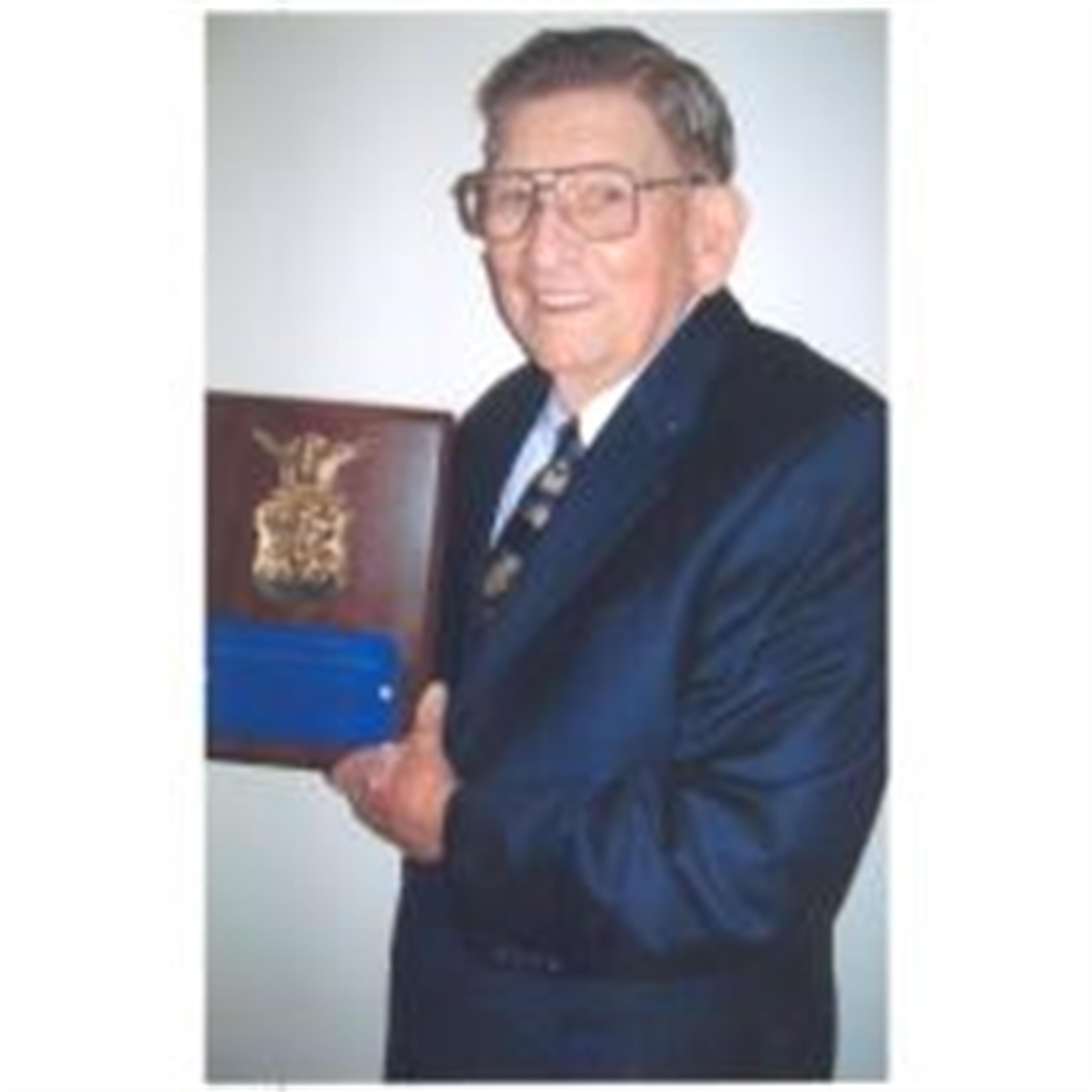 Lowell Kenneth Hess