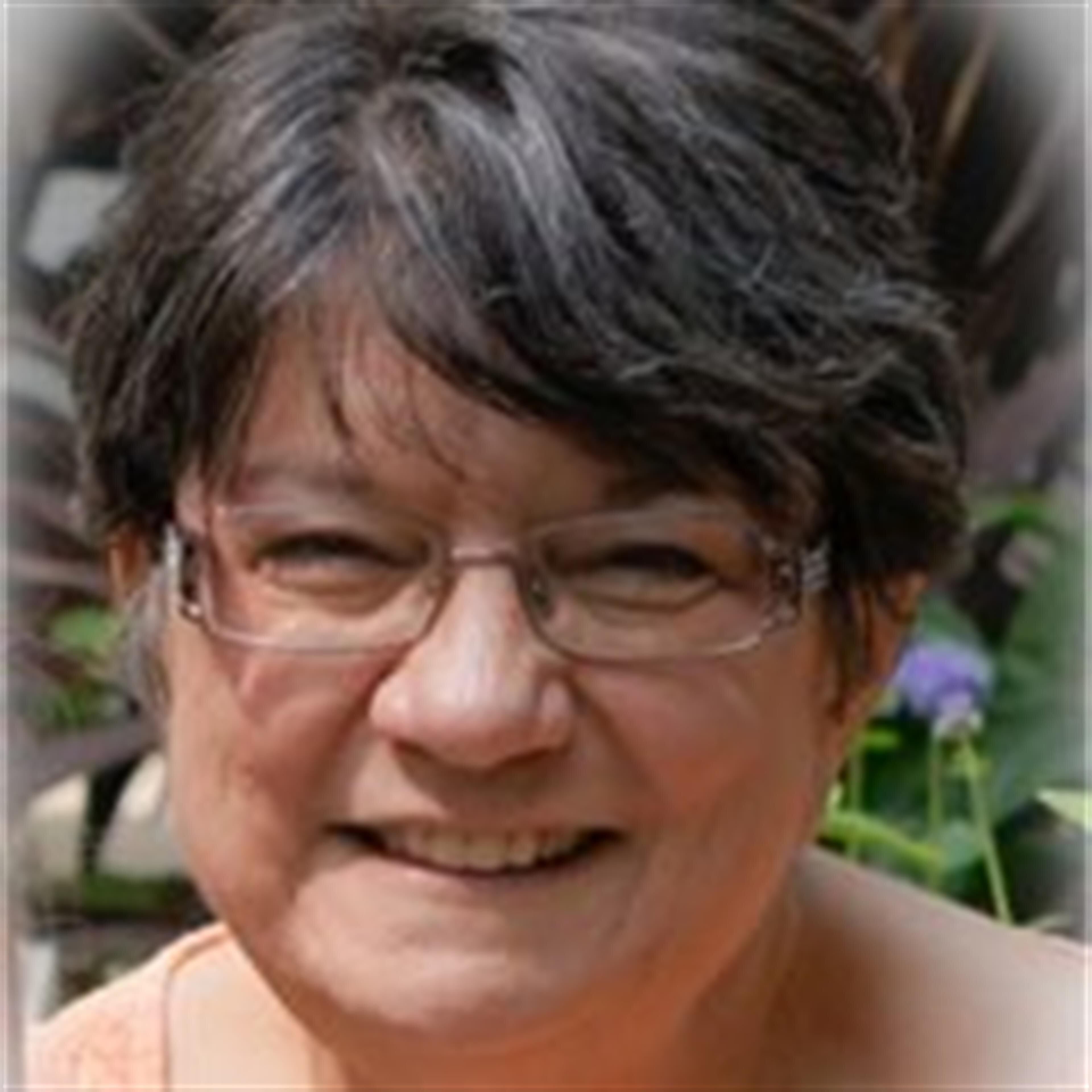 Linda  Lee Hasenmyer