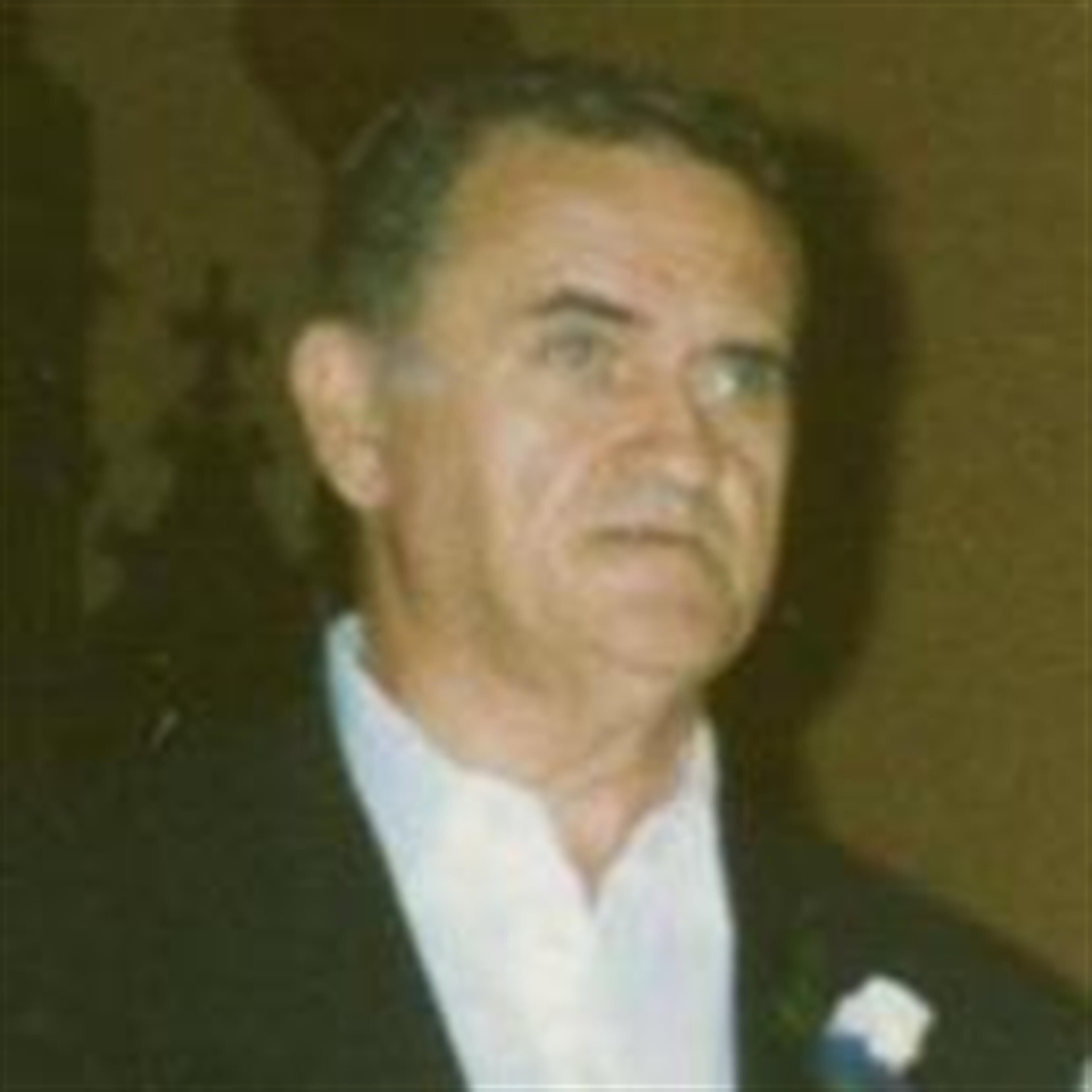 Robert L. Garecht