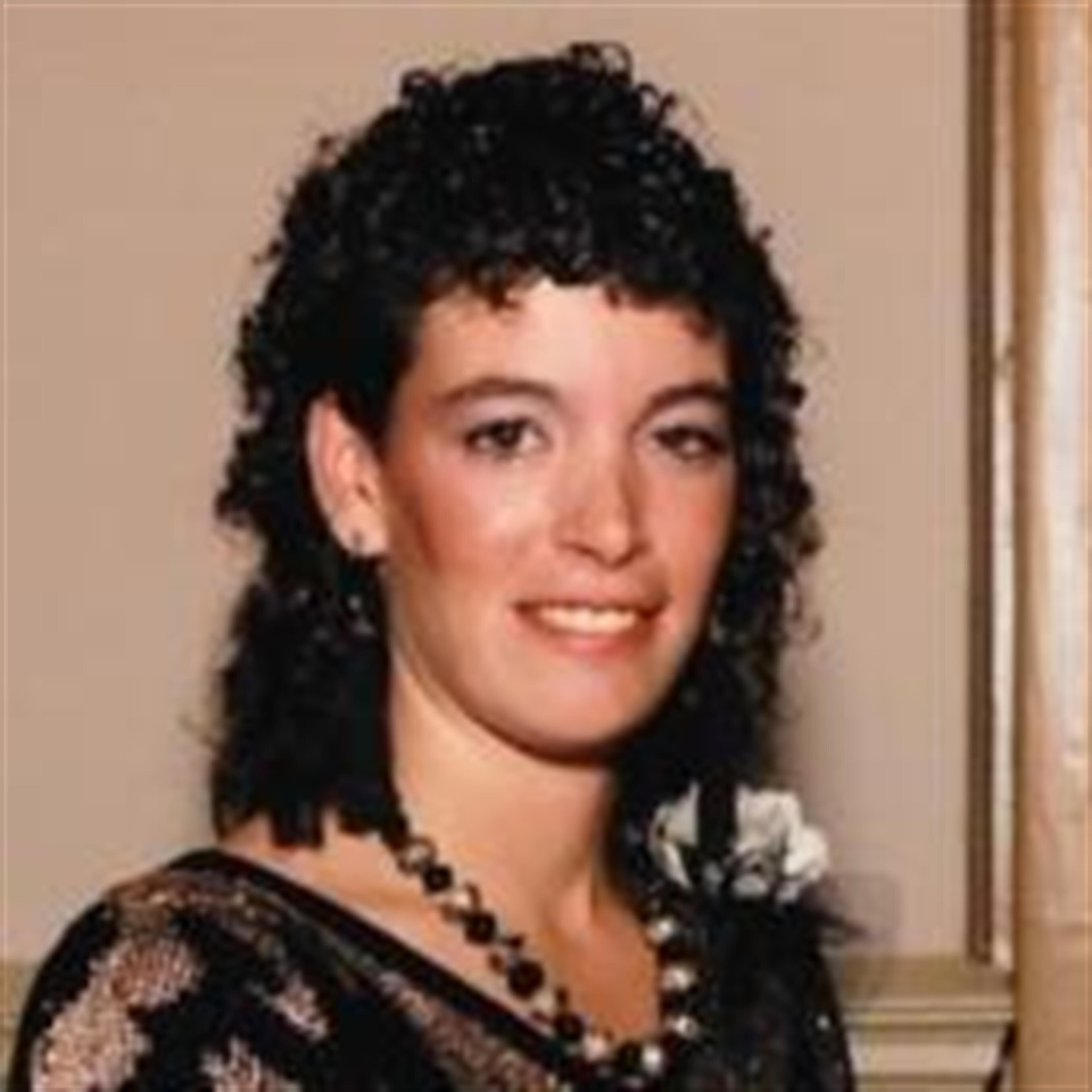 Leslie M Reynolds