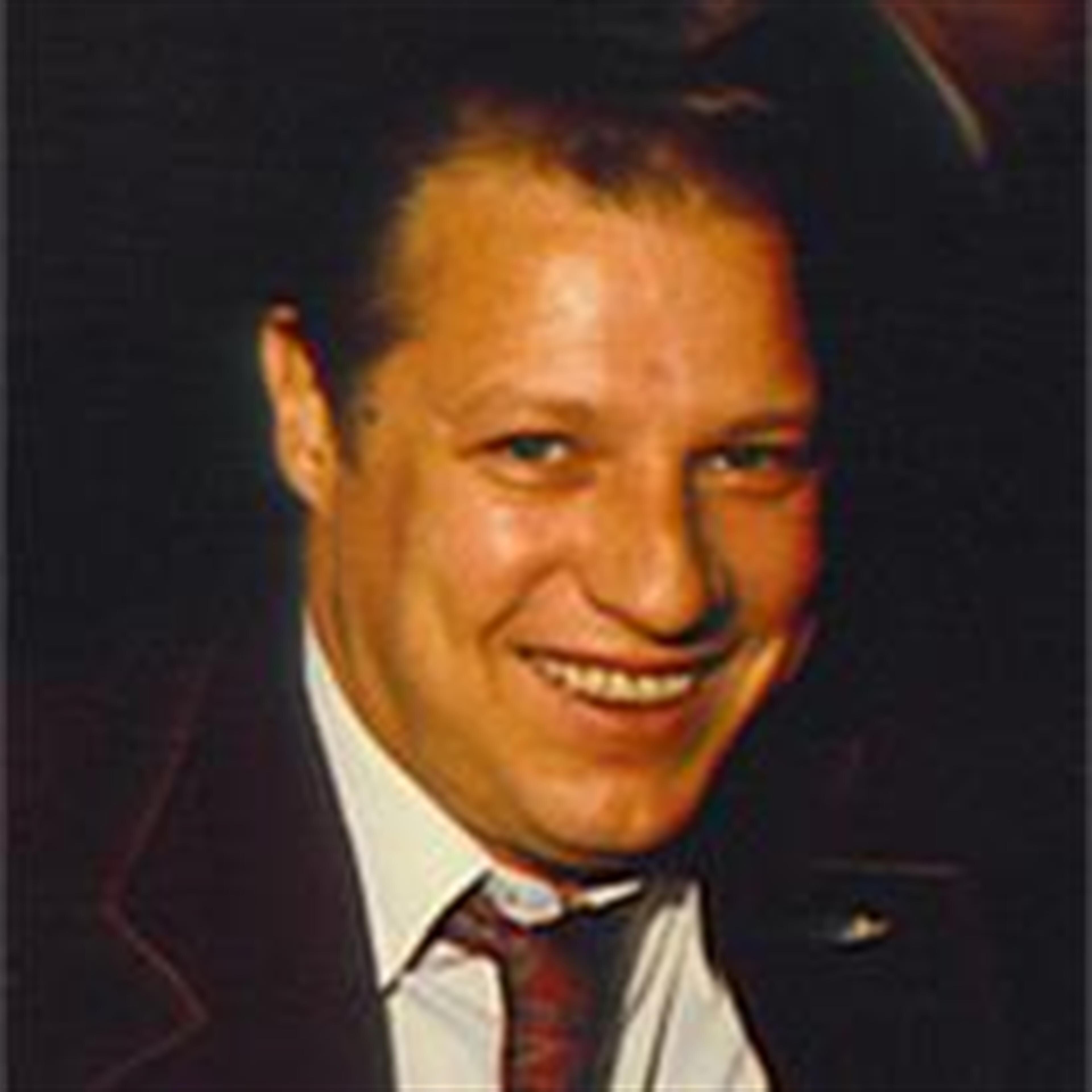 Thomas R Nicholls