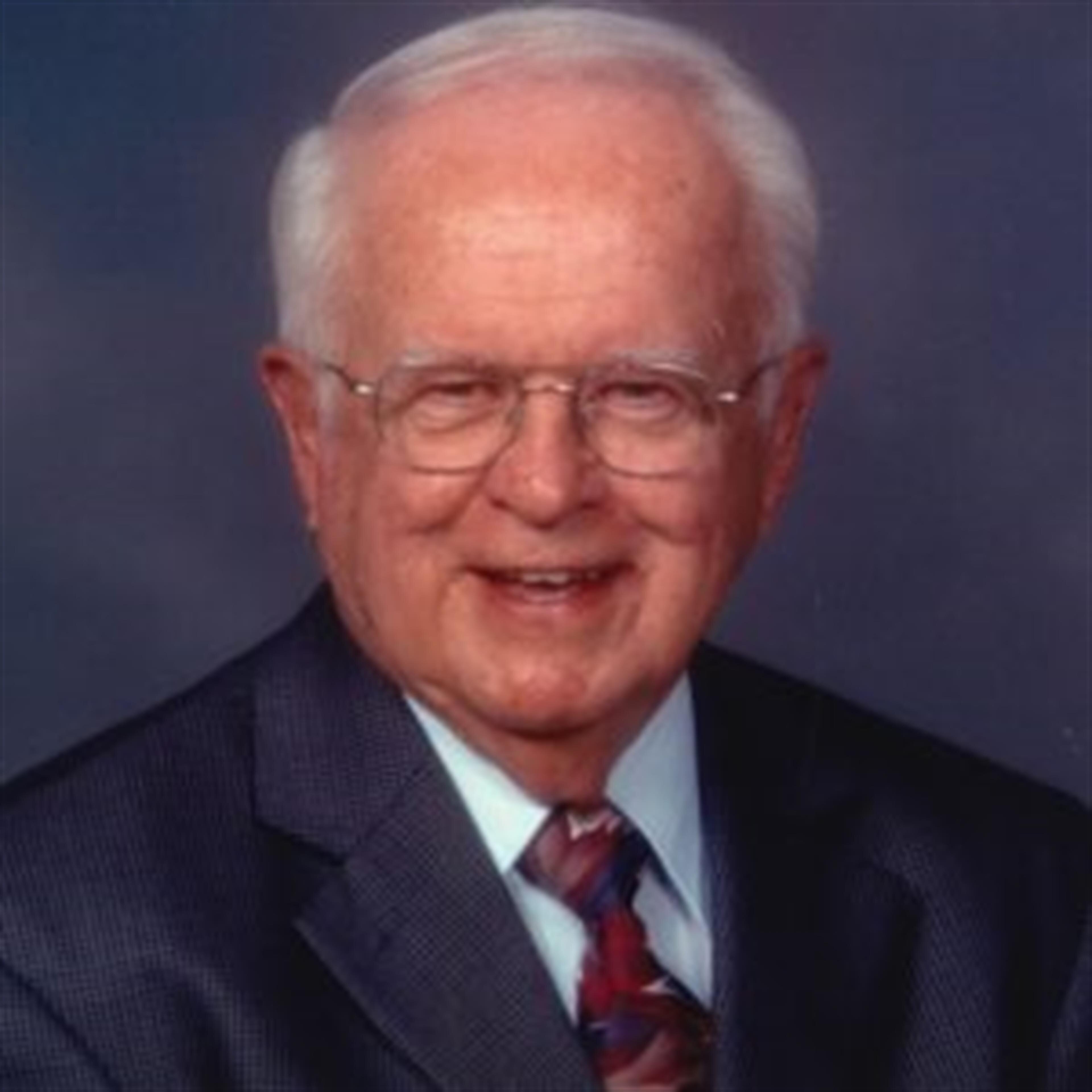 Thomas M Leyden
