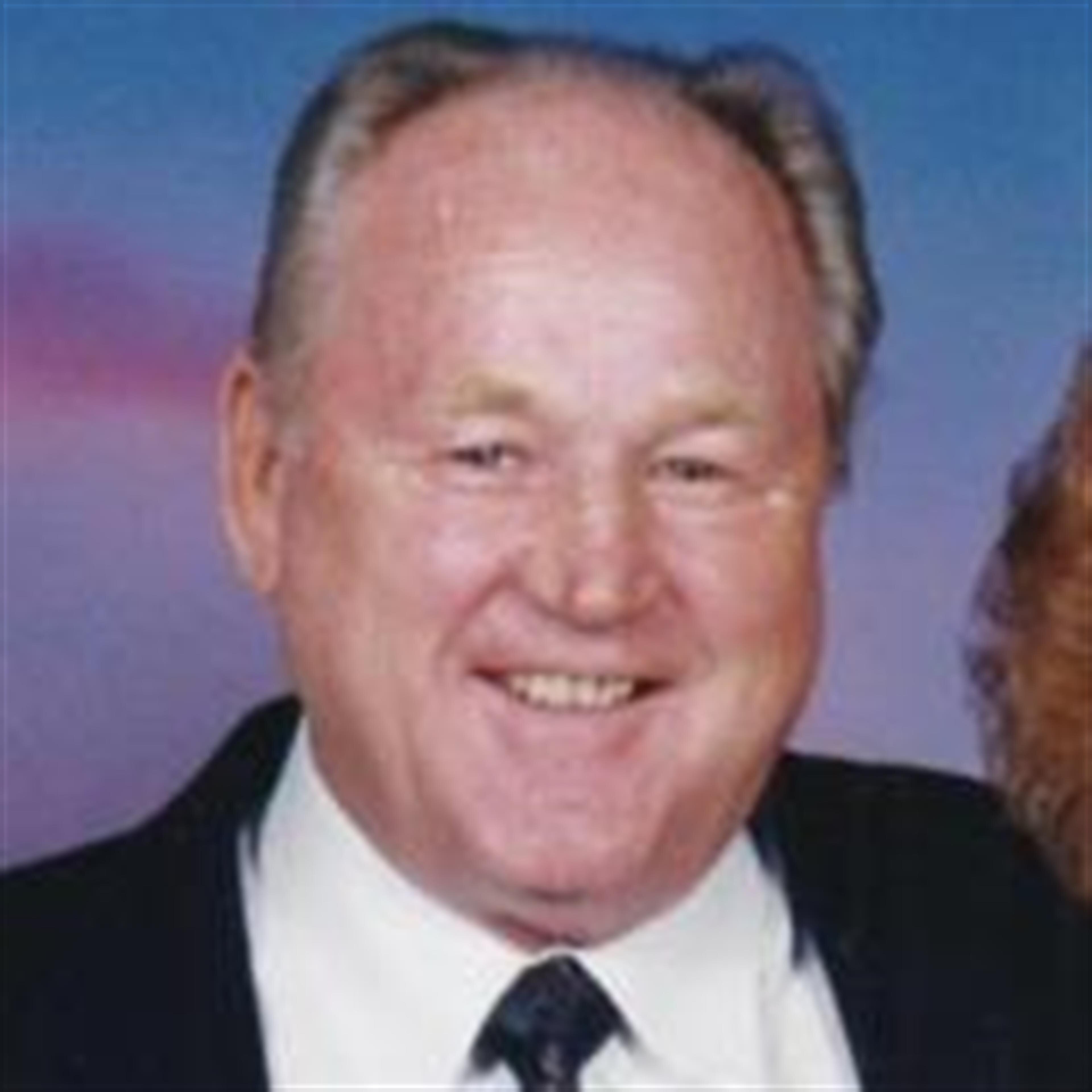 Lester  L Pratt