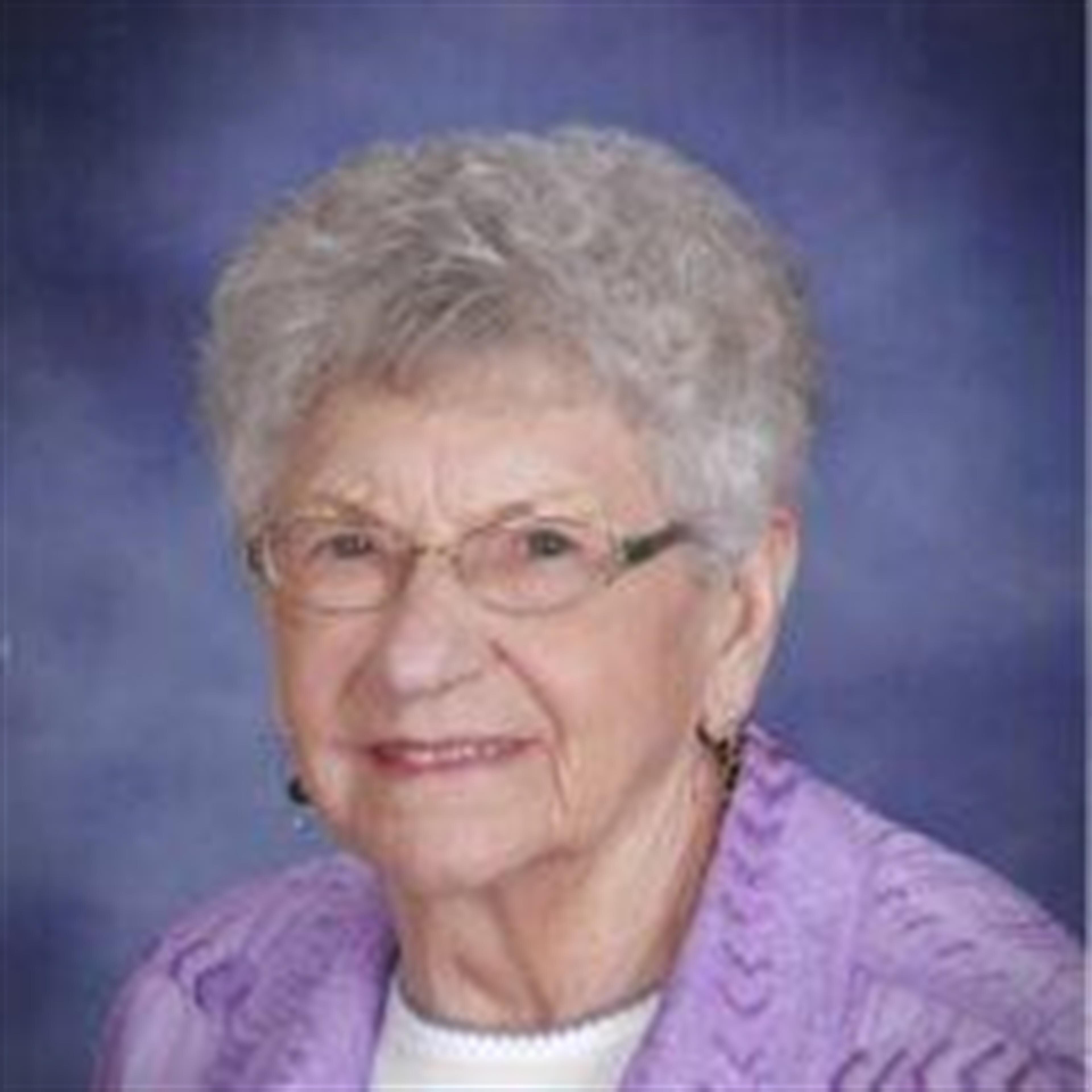 Maxine Lewis