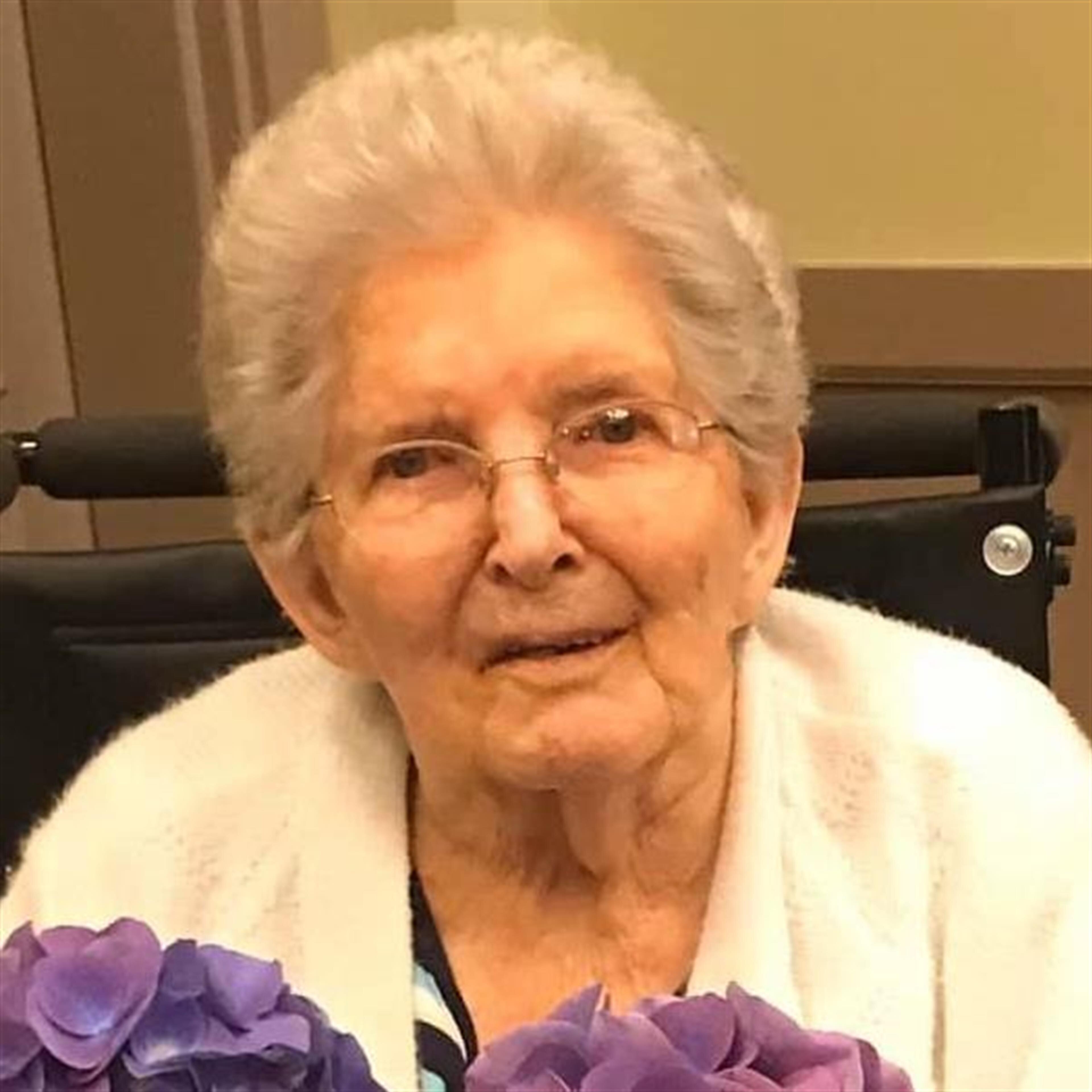 Carolyn E. Ellis