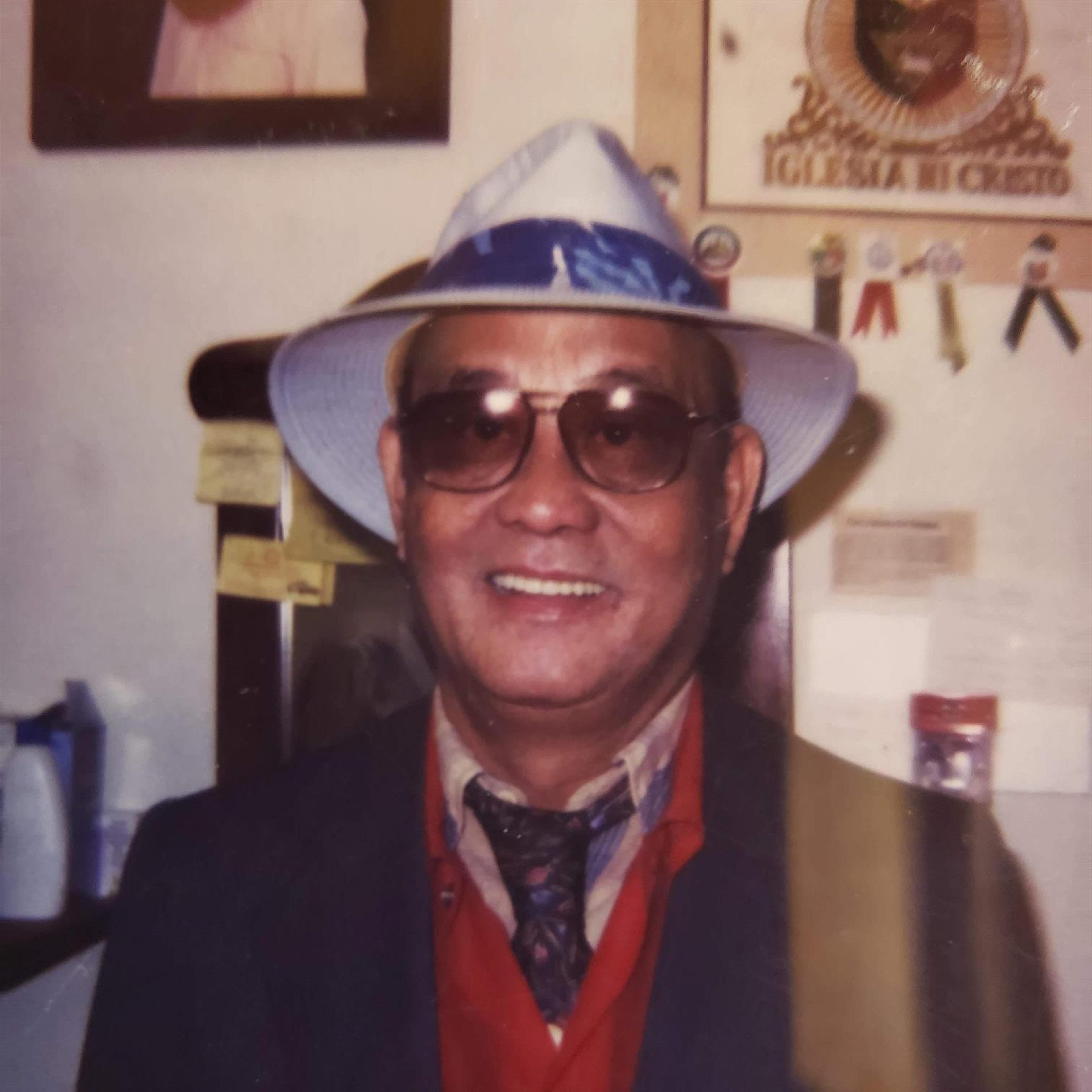 Tomas Go Barcas' obituary picture