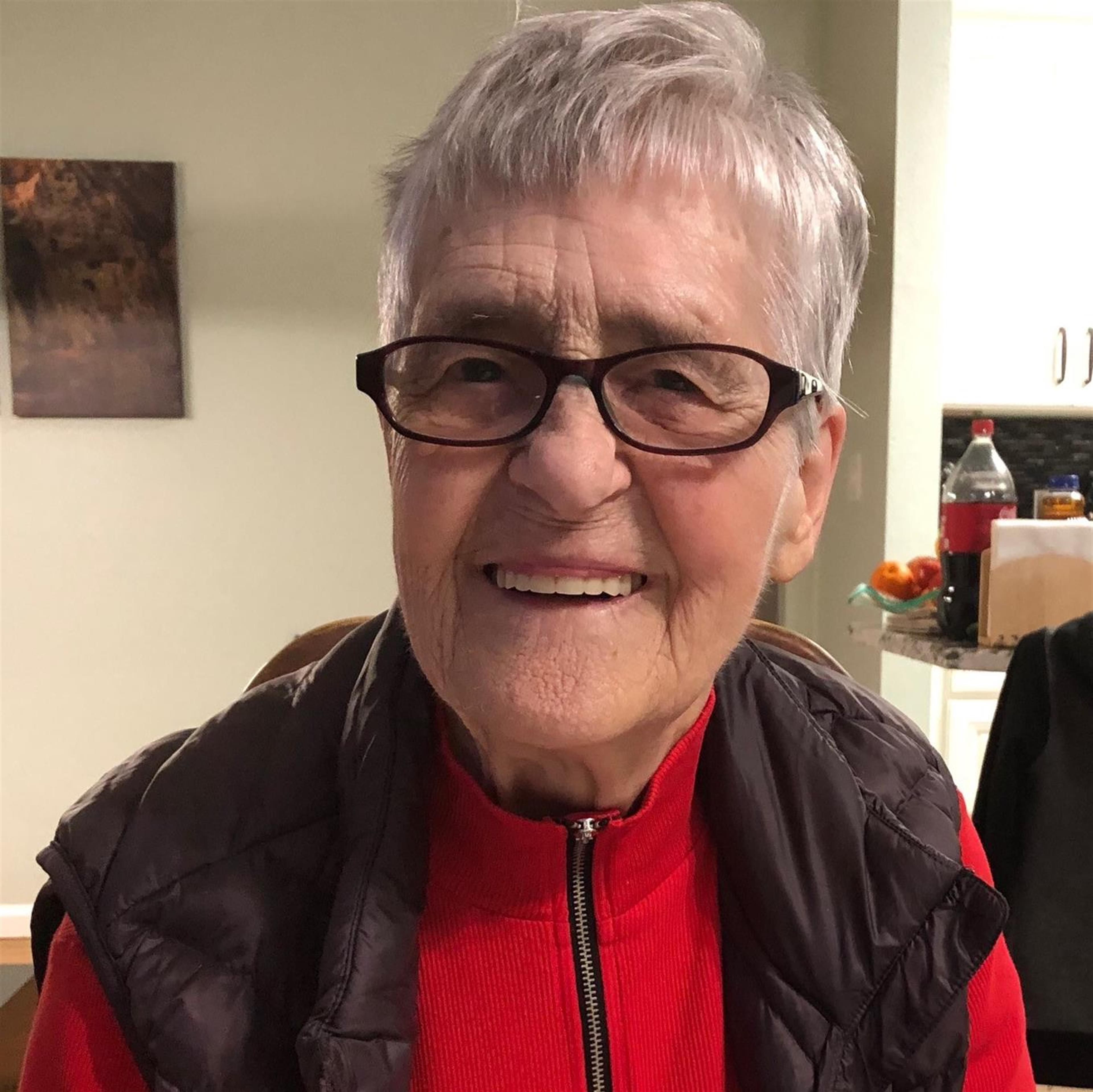 Nikolina S. Apostolova's obituary picture