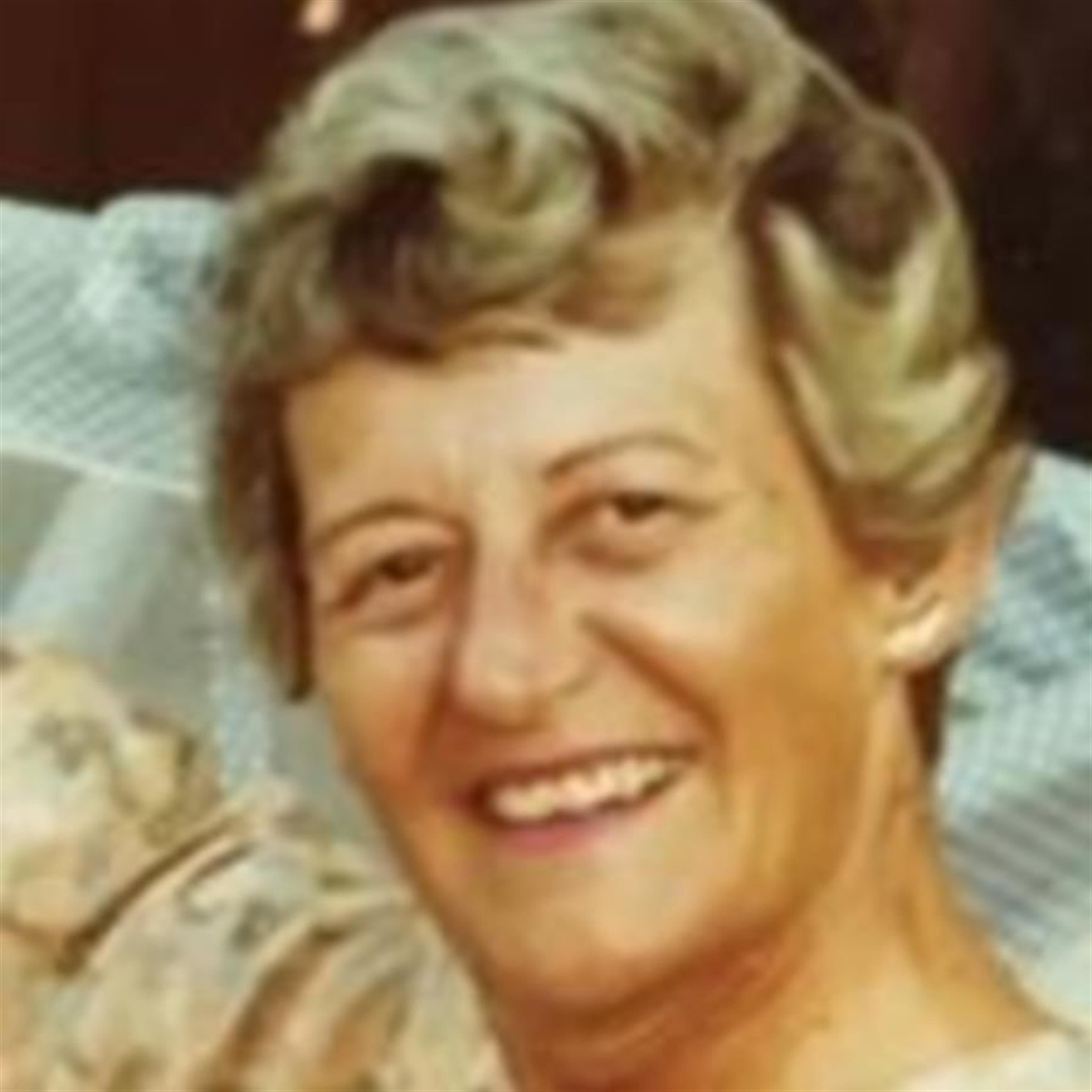 Joan Lois Worthington