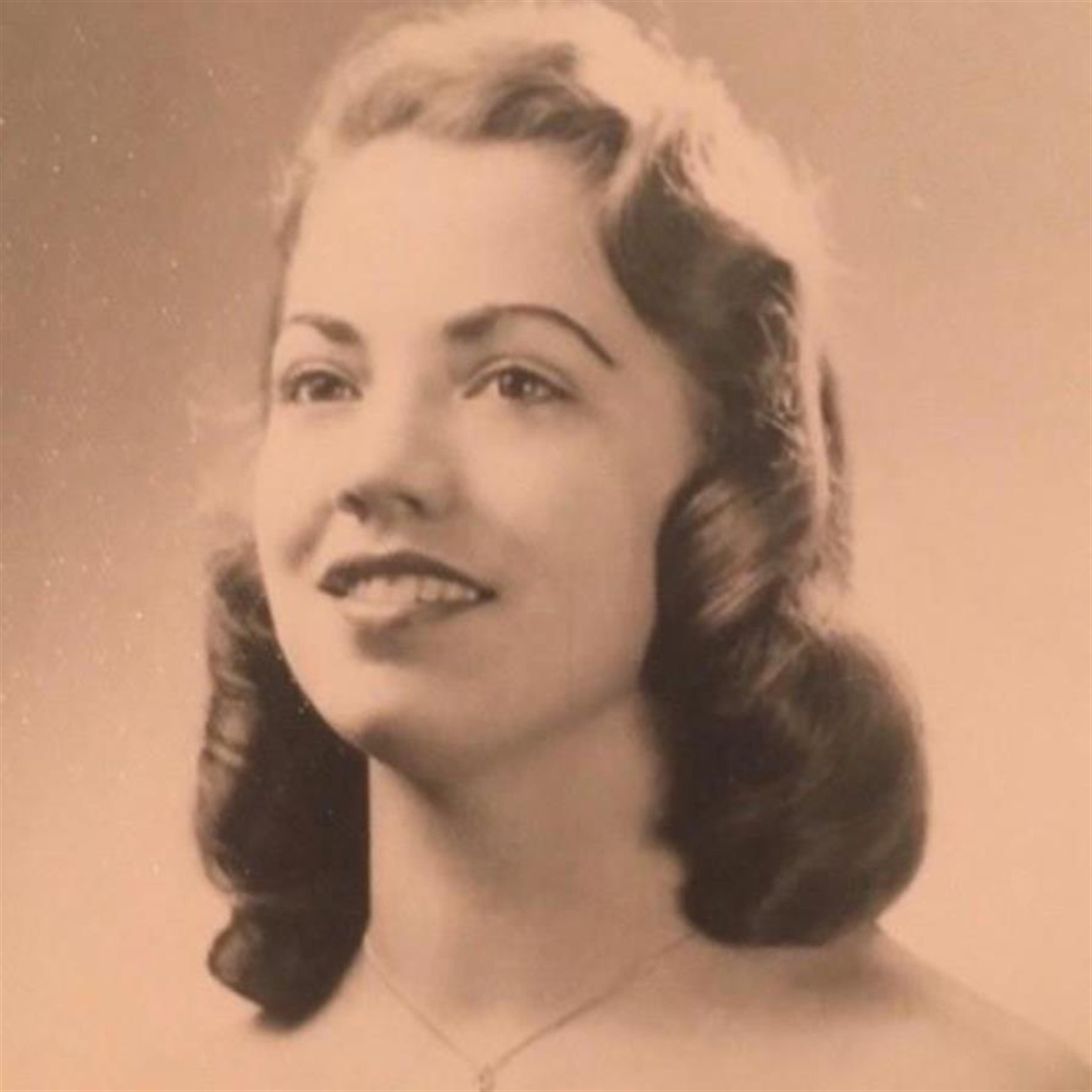 Ruth Evelyn Cecil "Lynn"