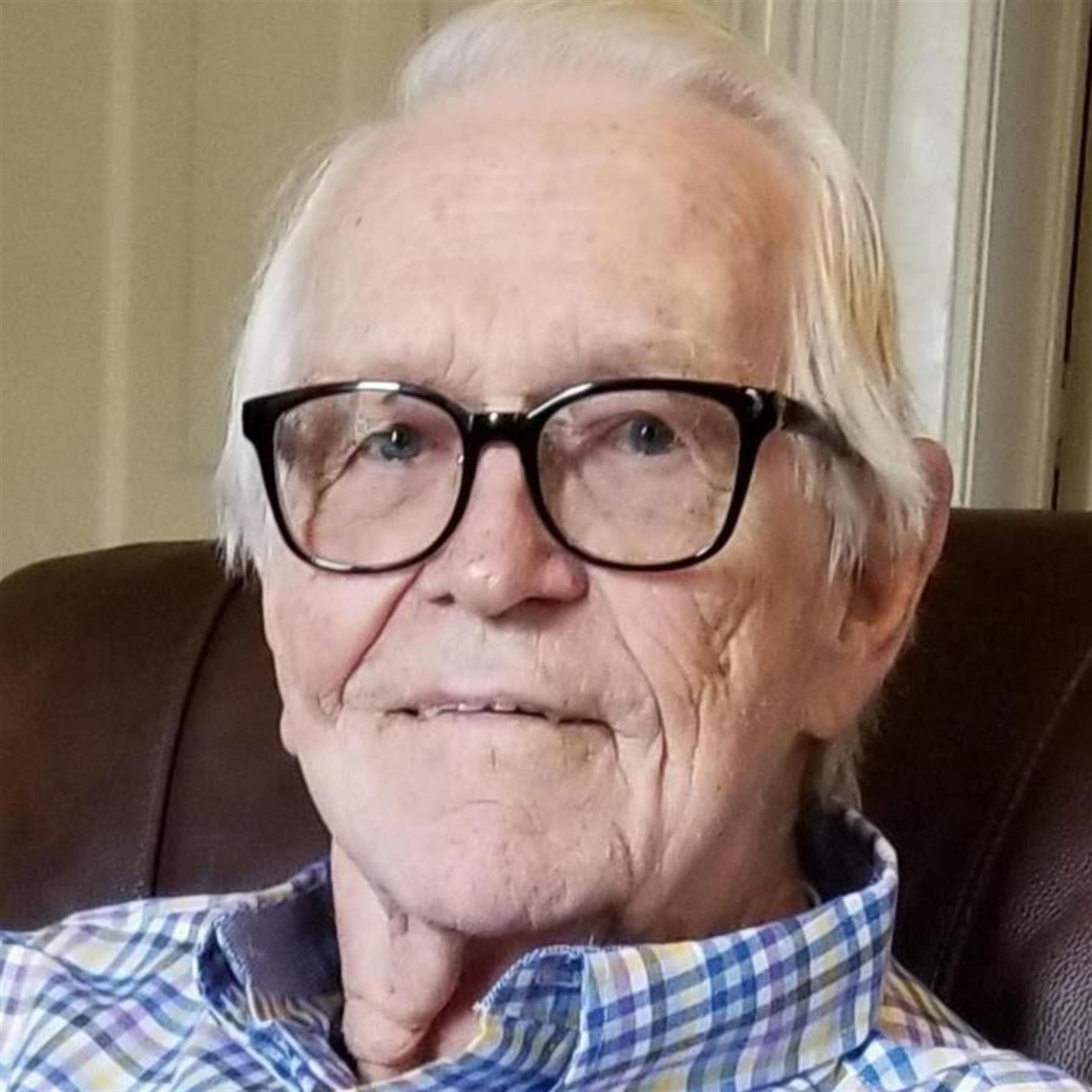 Dr. Bernard Veenstra