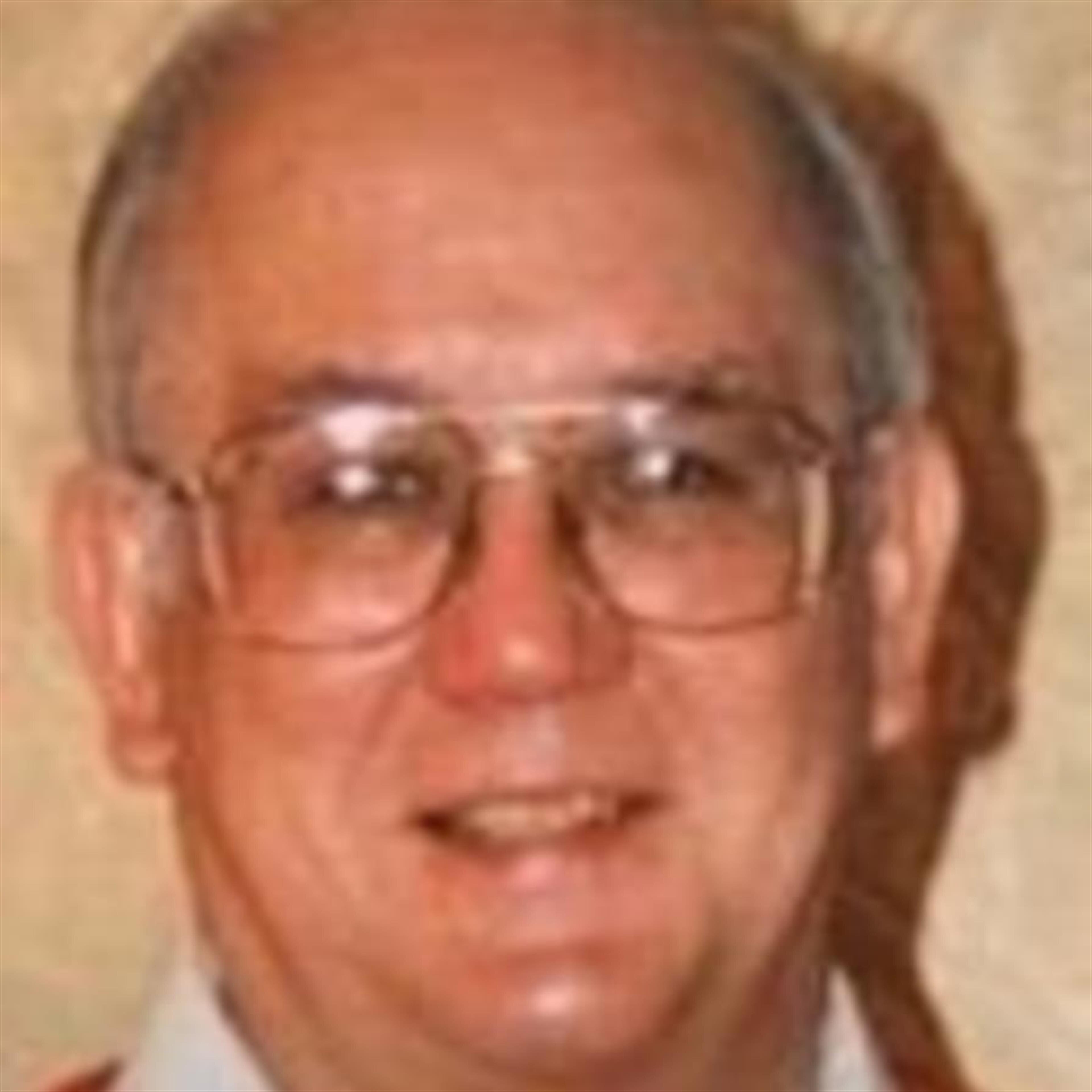 Carl Lee Makarek