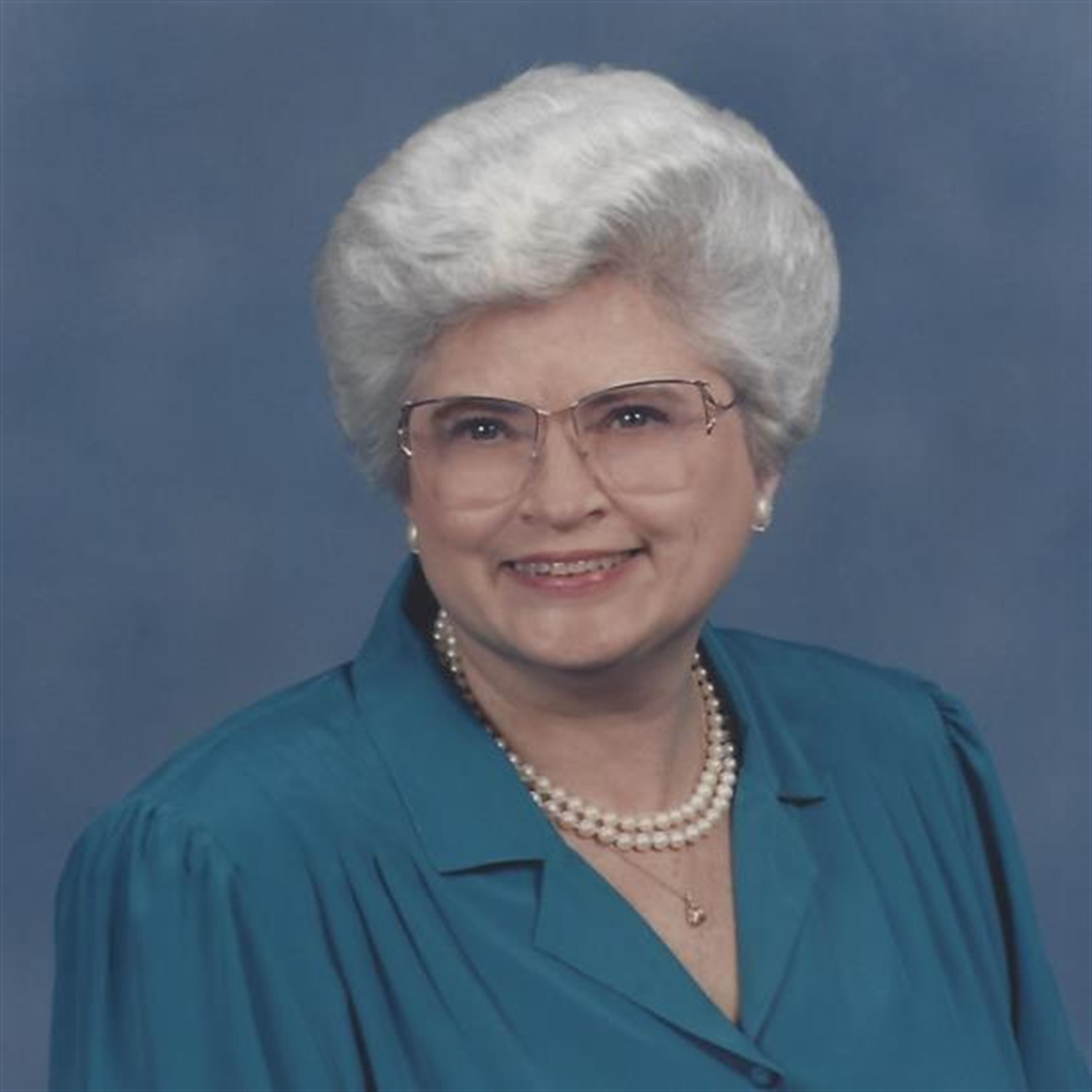 Helen Louise Lee