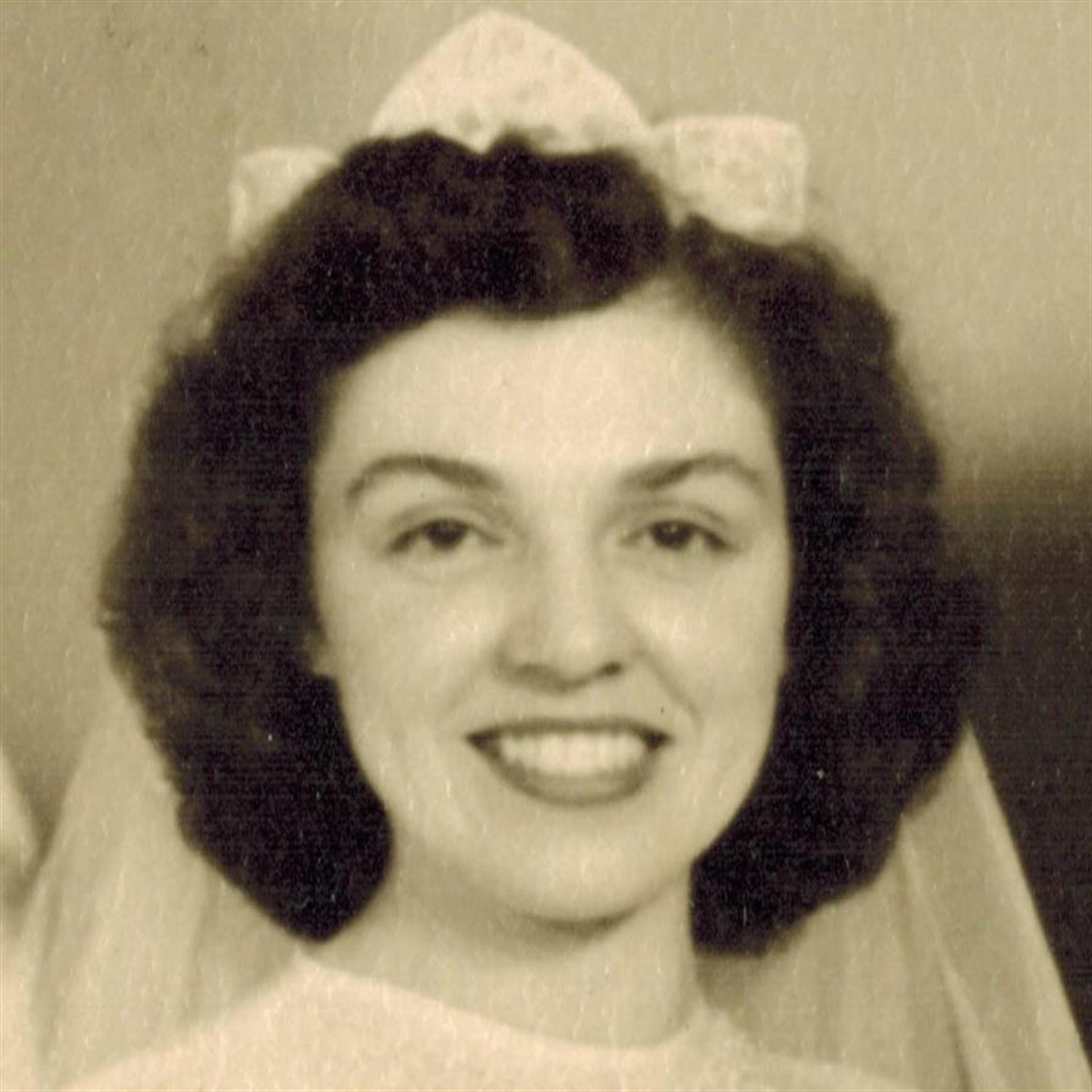 Evelyn Omelia