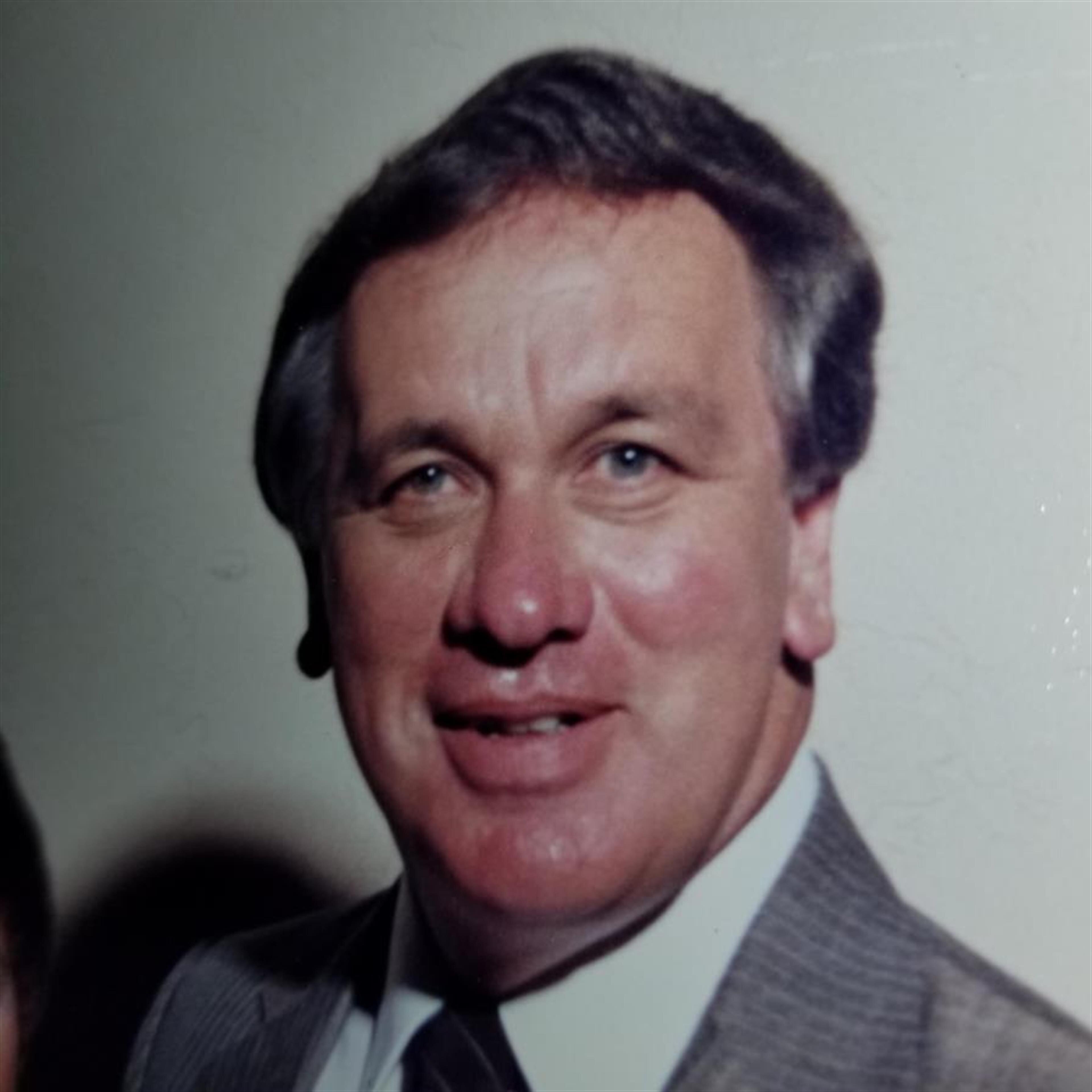 Roger J Dennerll