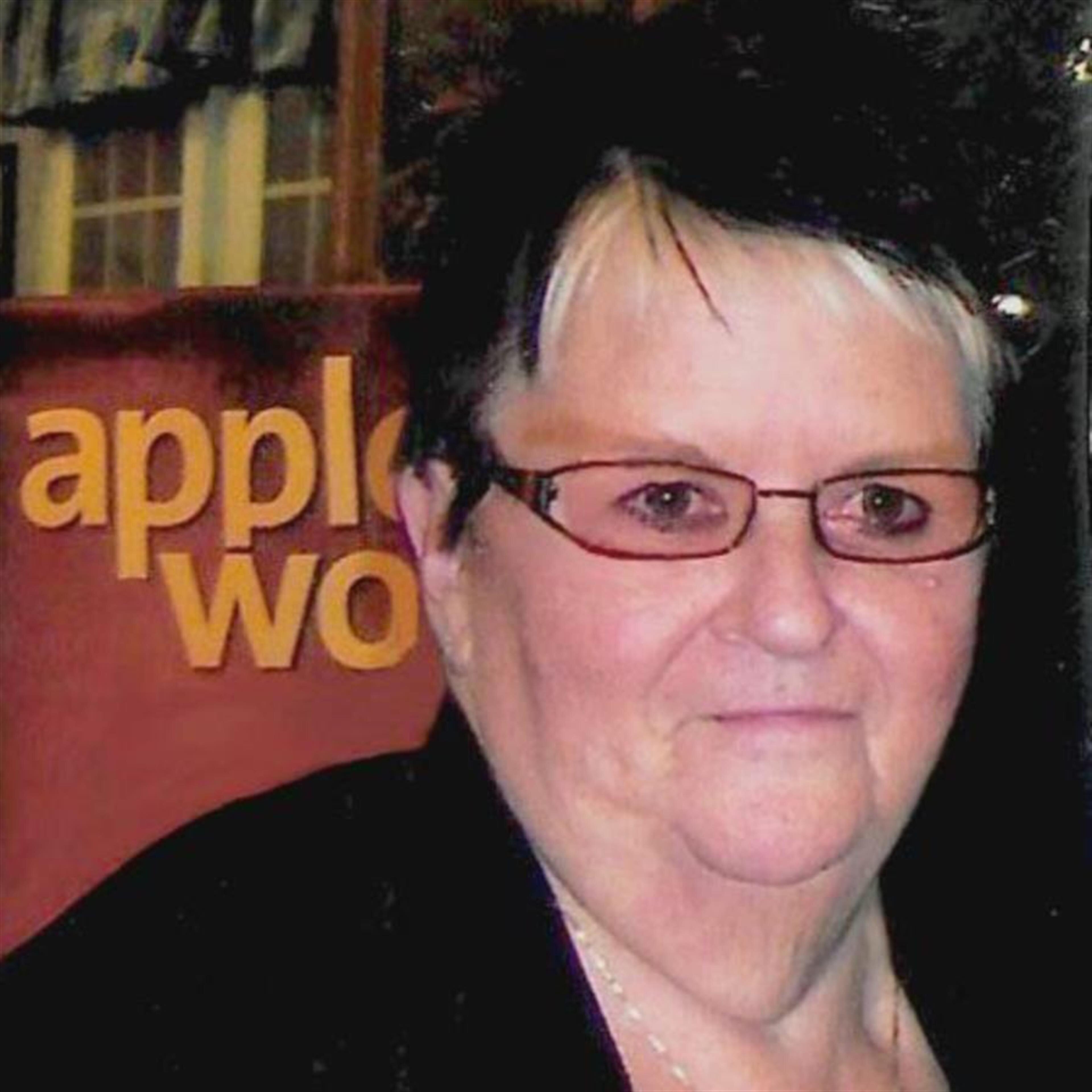 Jacqueline  "Jackie" Sue  Simmons
