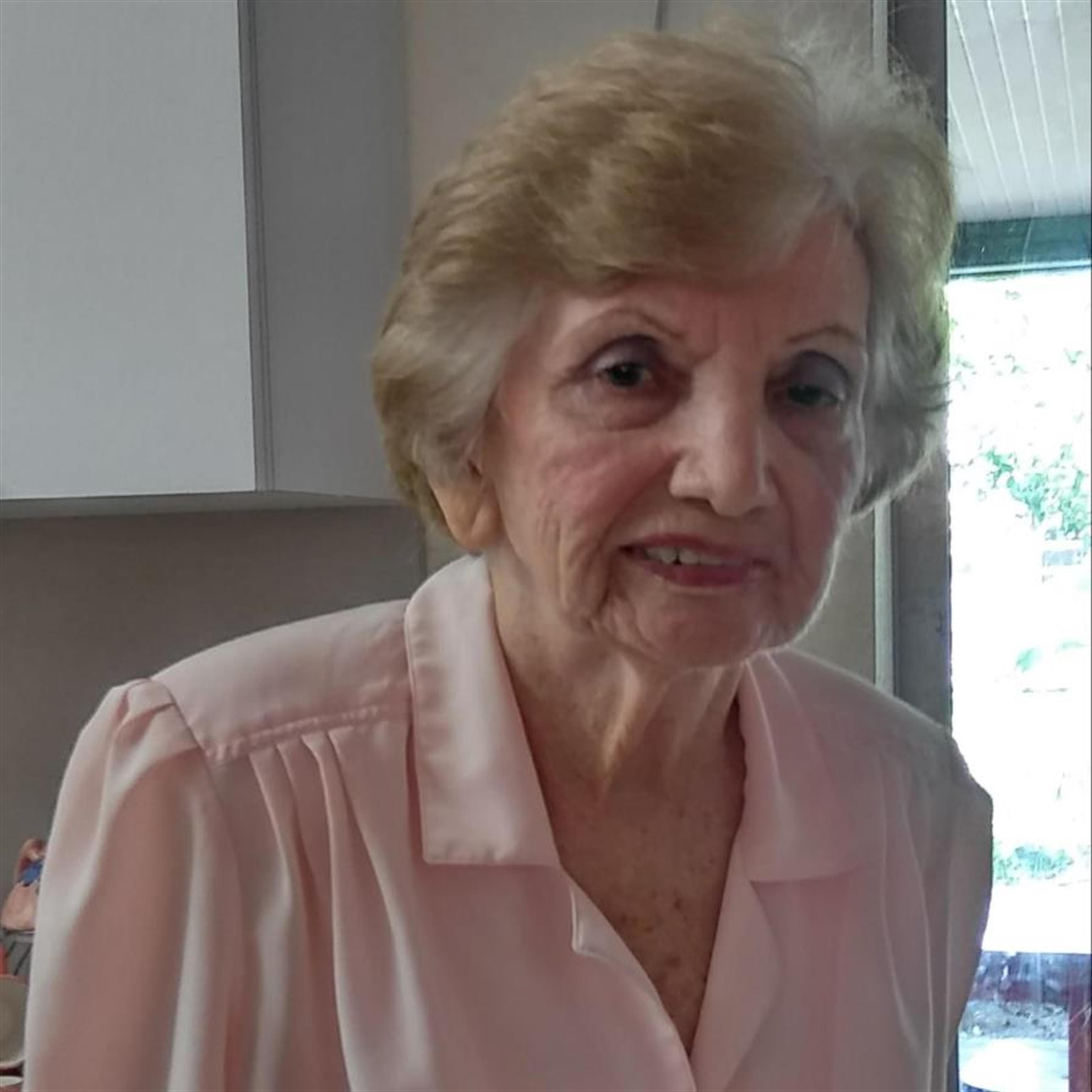 Alida M Martinez
