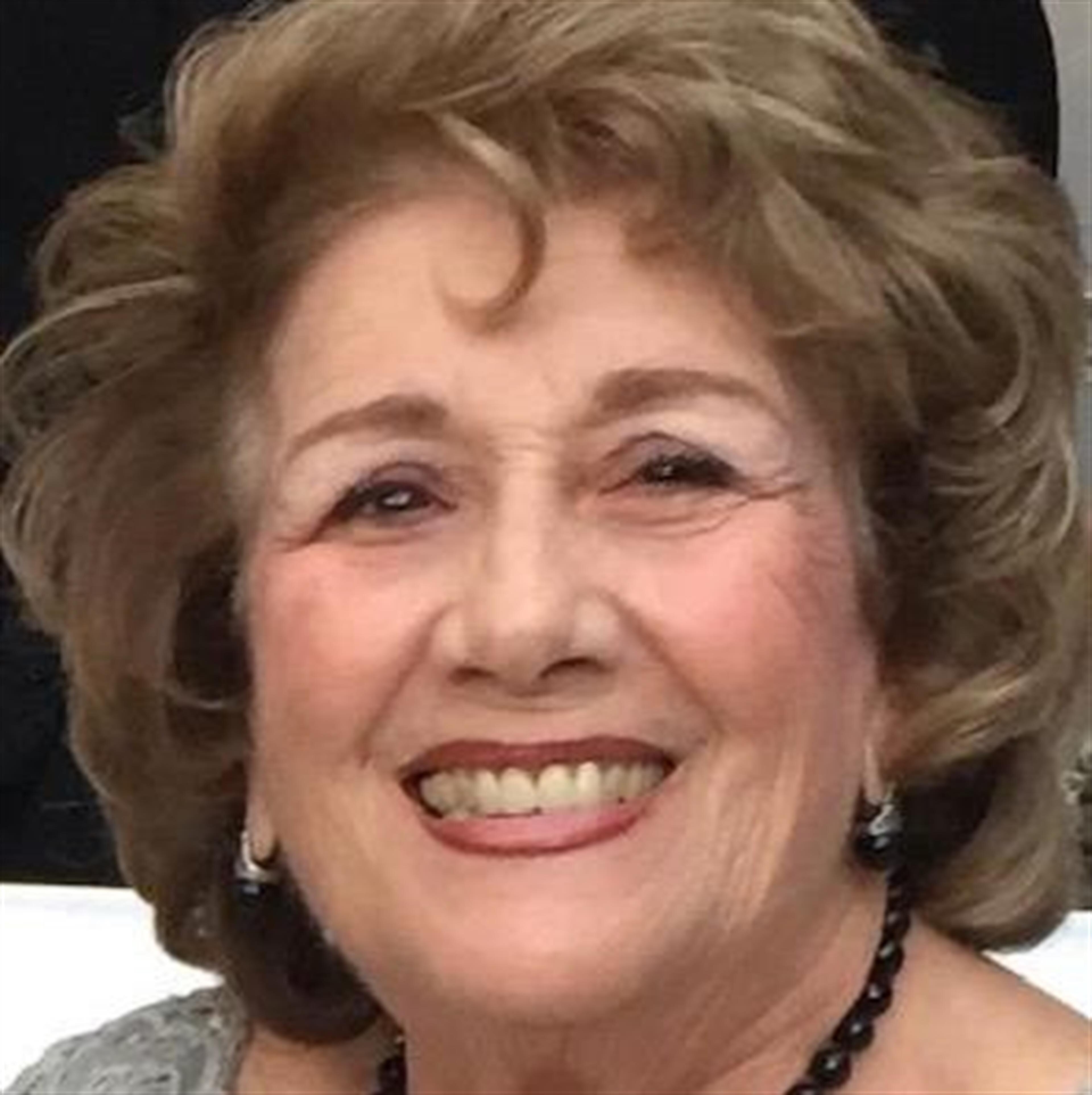 LOURDES GONZALEZ