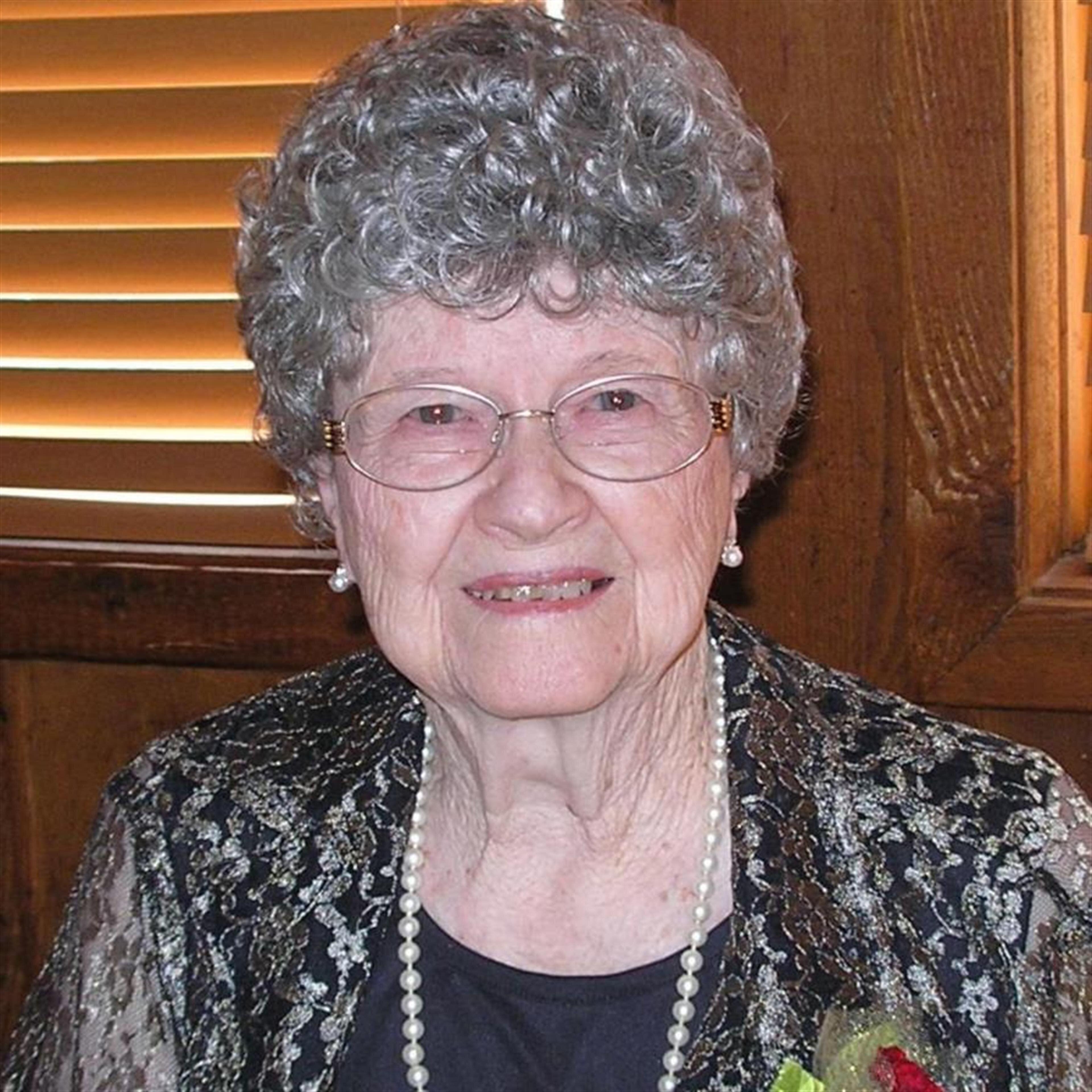 Dorothy J Wallace