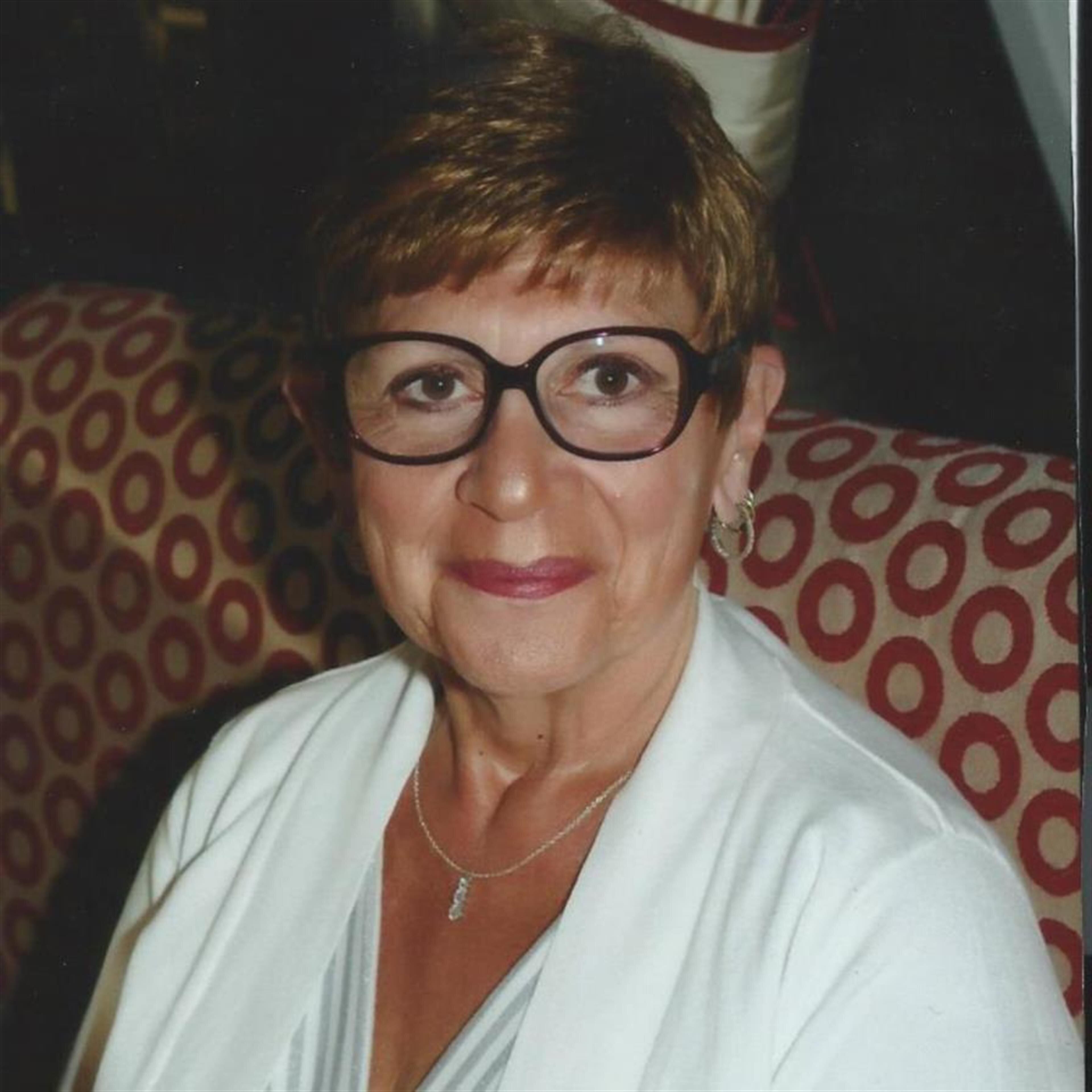 Linda M Mierisch