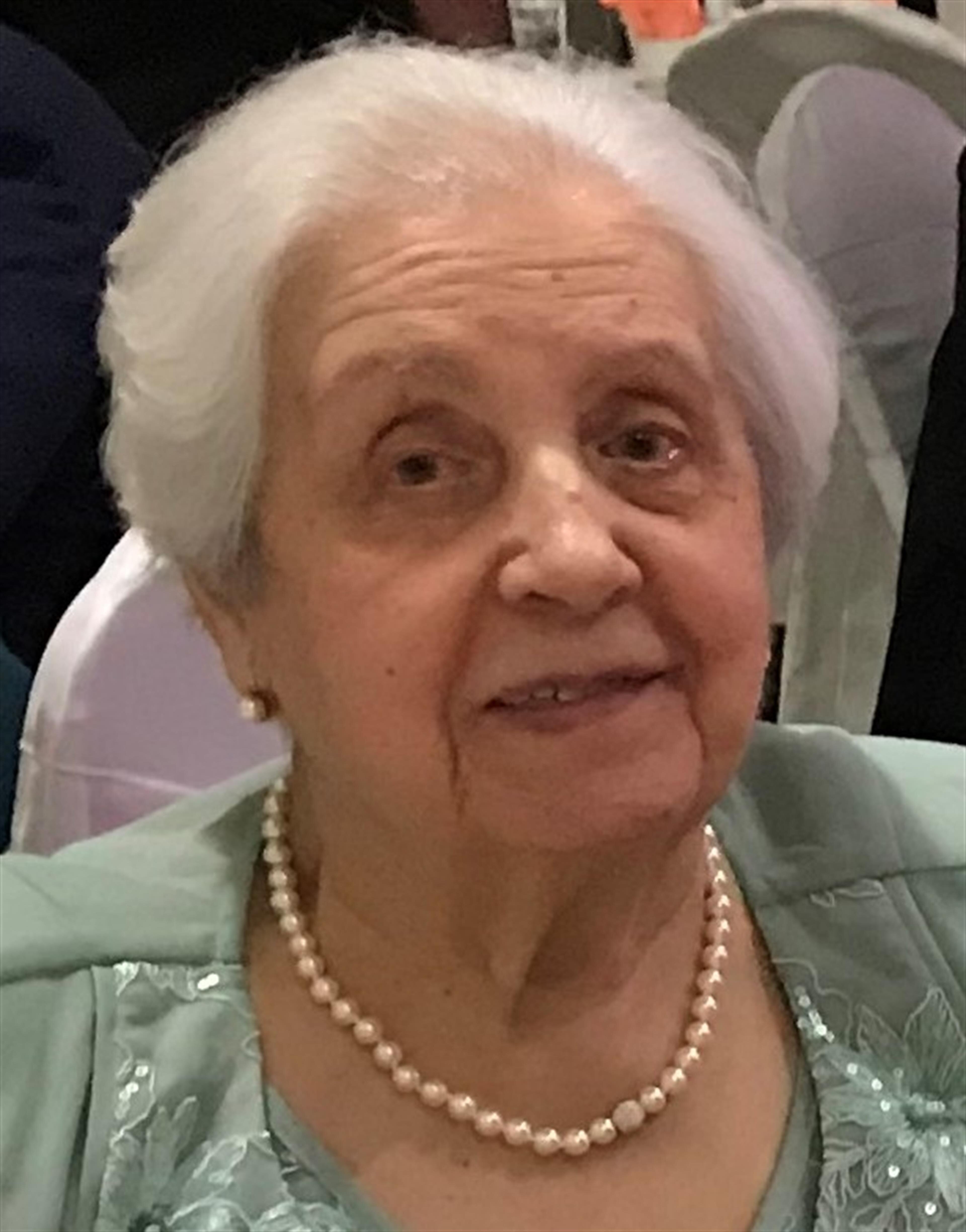 Maria F Romito