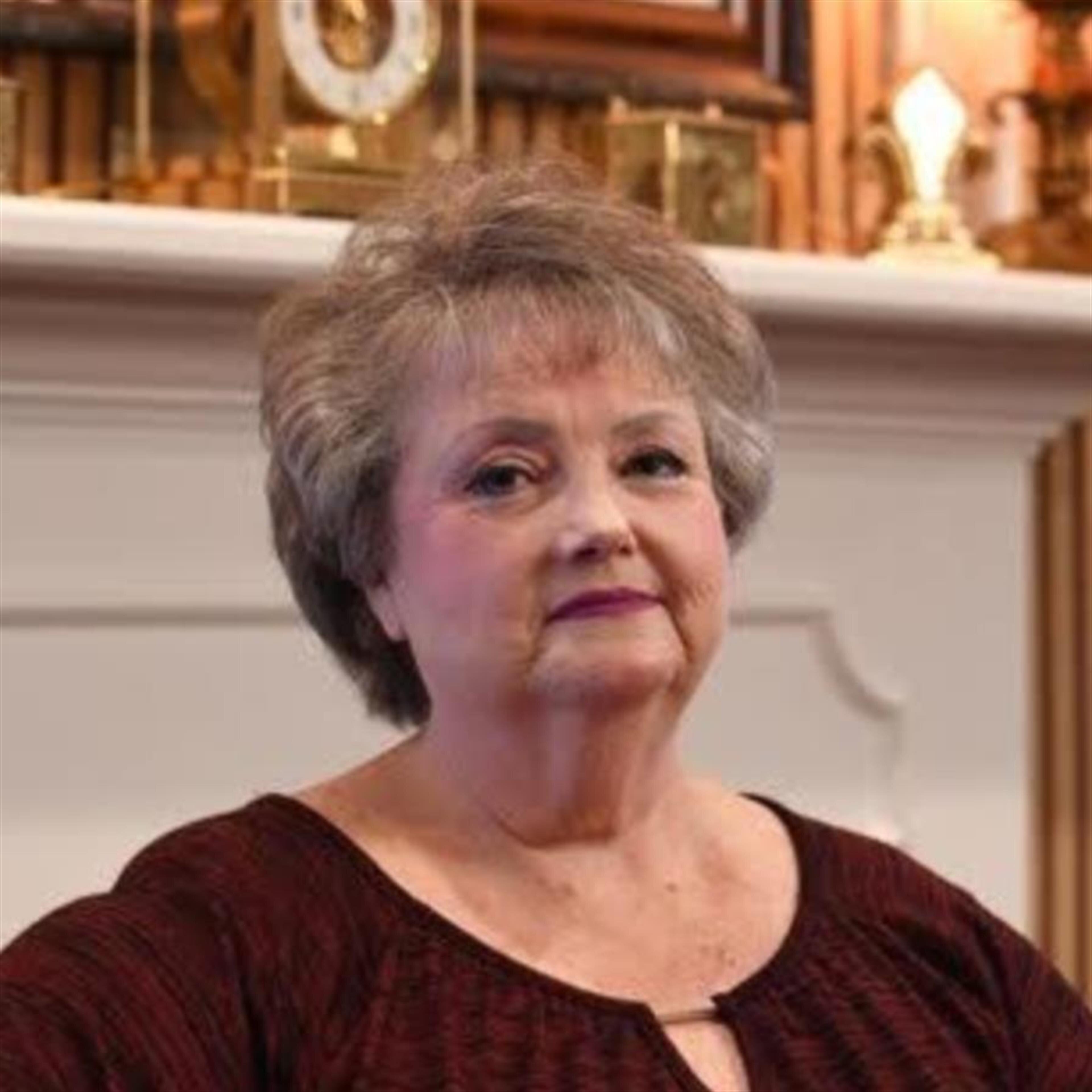 Linda Moore (Lebanon)