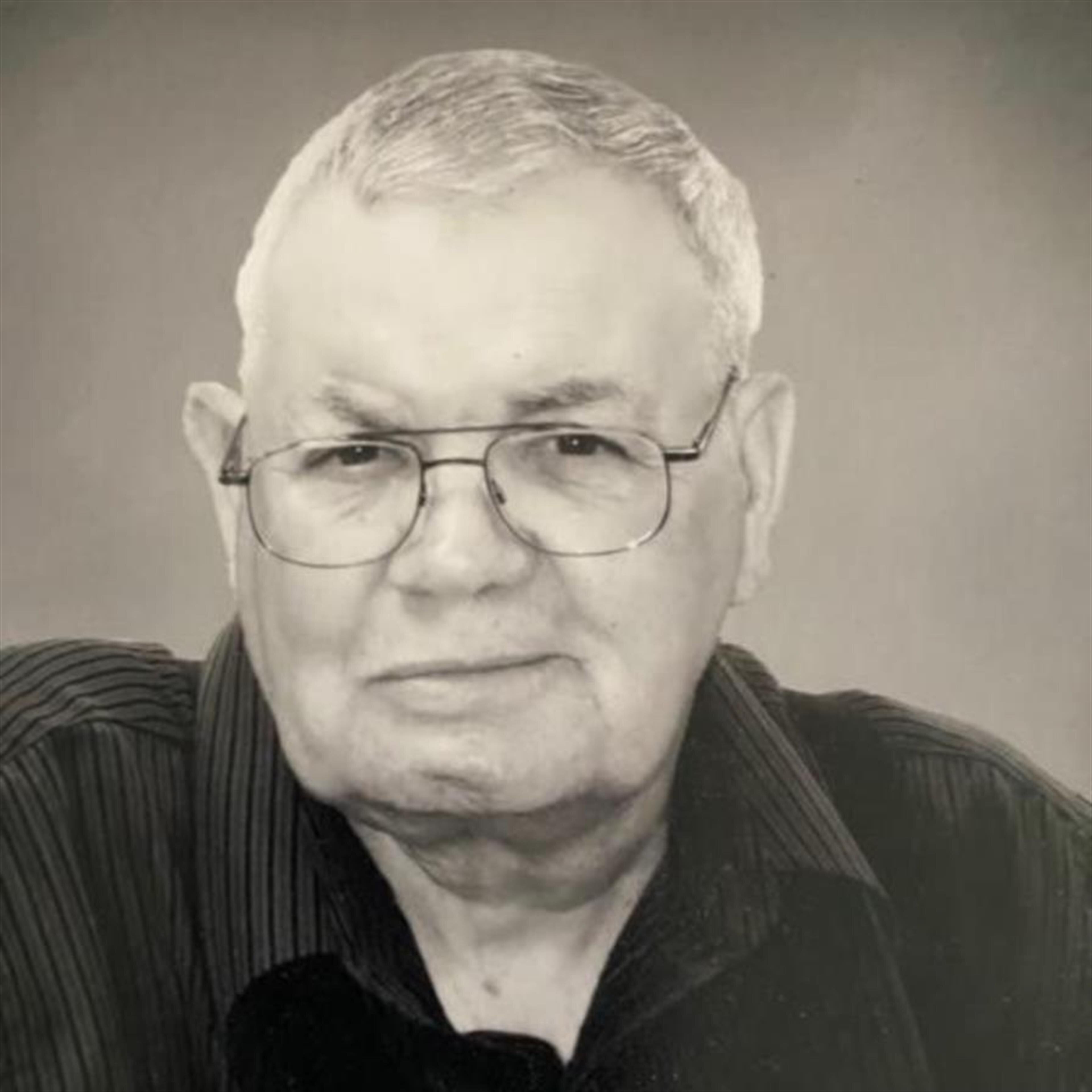 Robert E. Carlson Sr