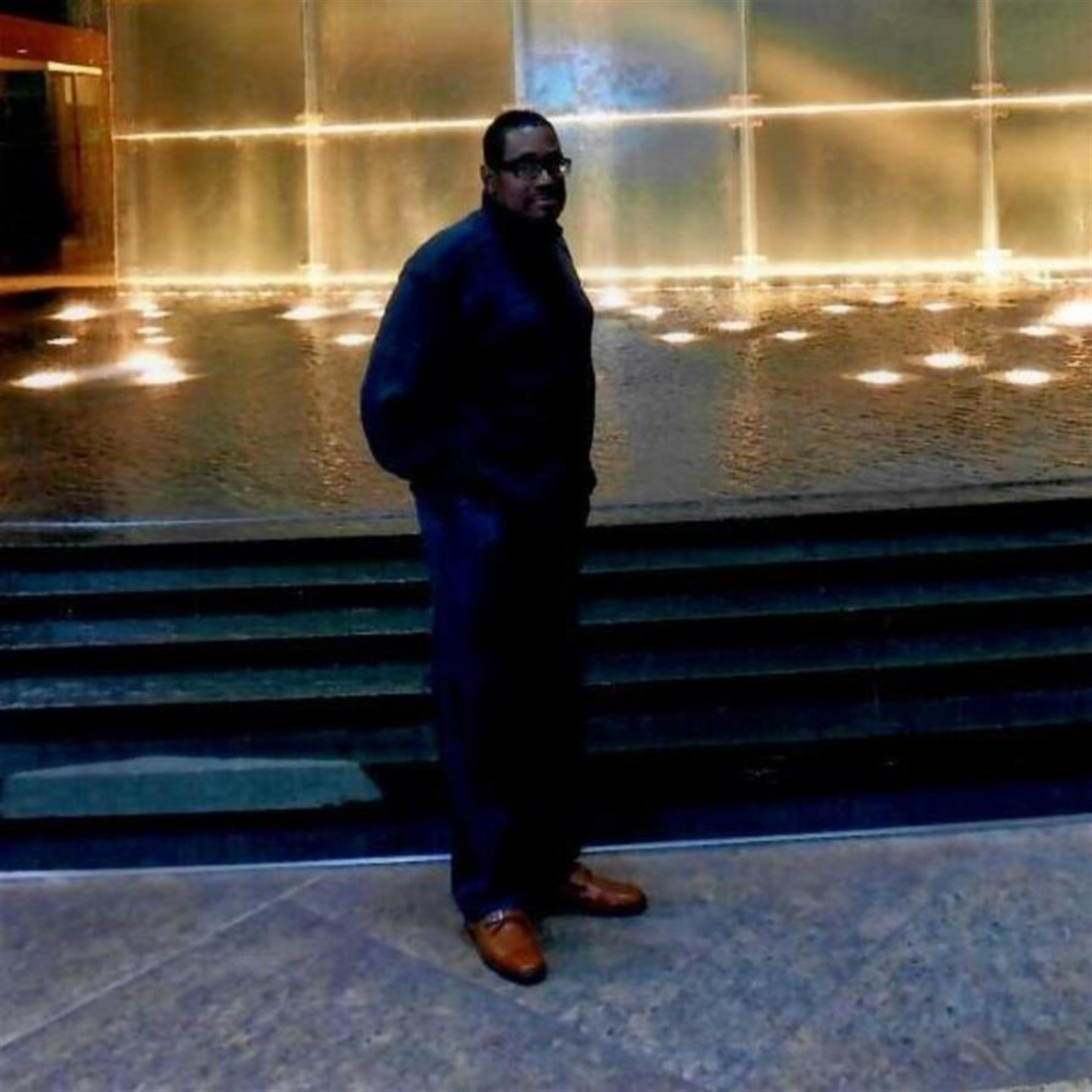 MR. SHERMAN LEWELLYN HOUSTON