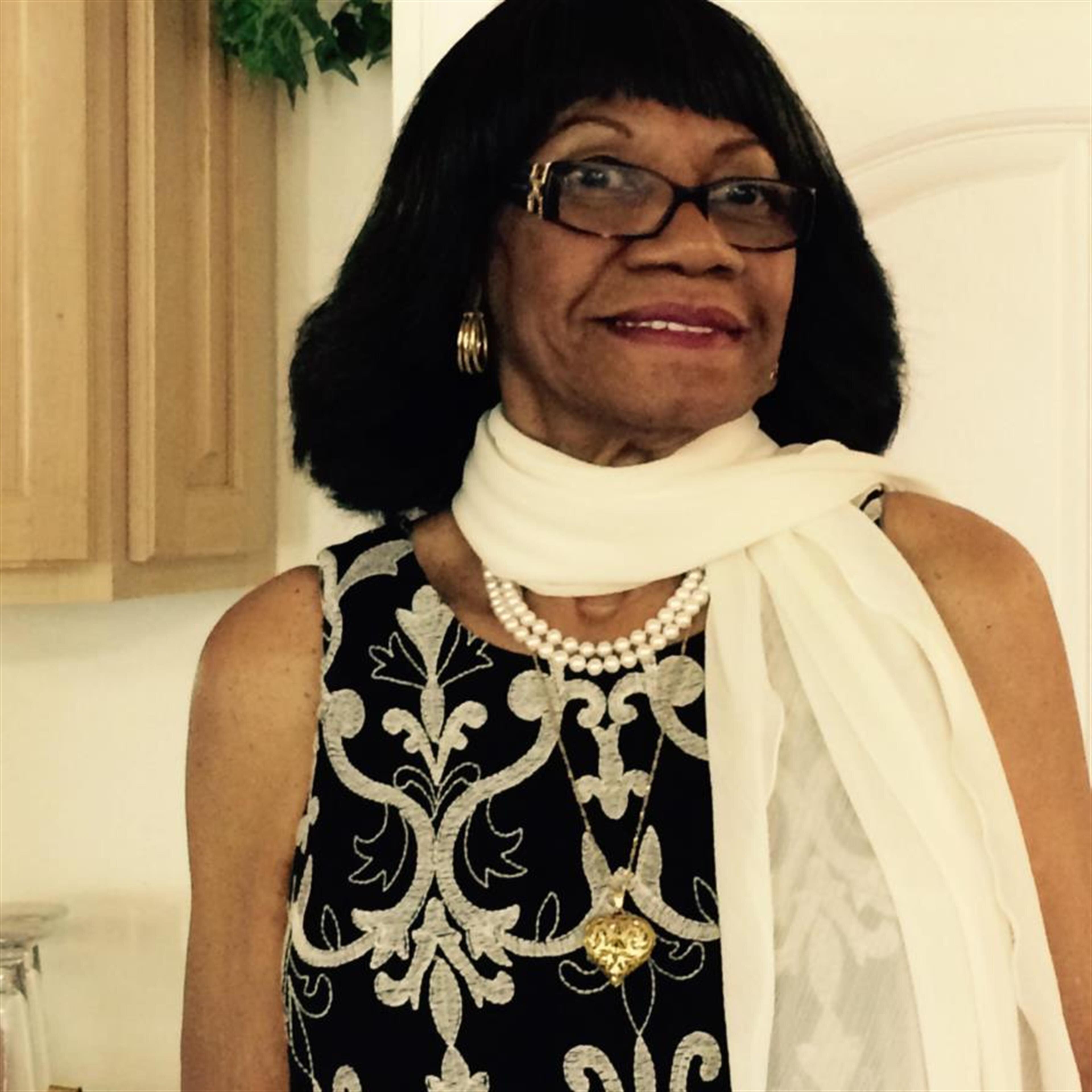 Dora L McCauley