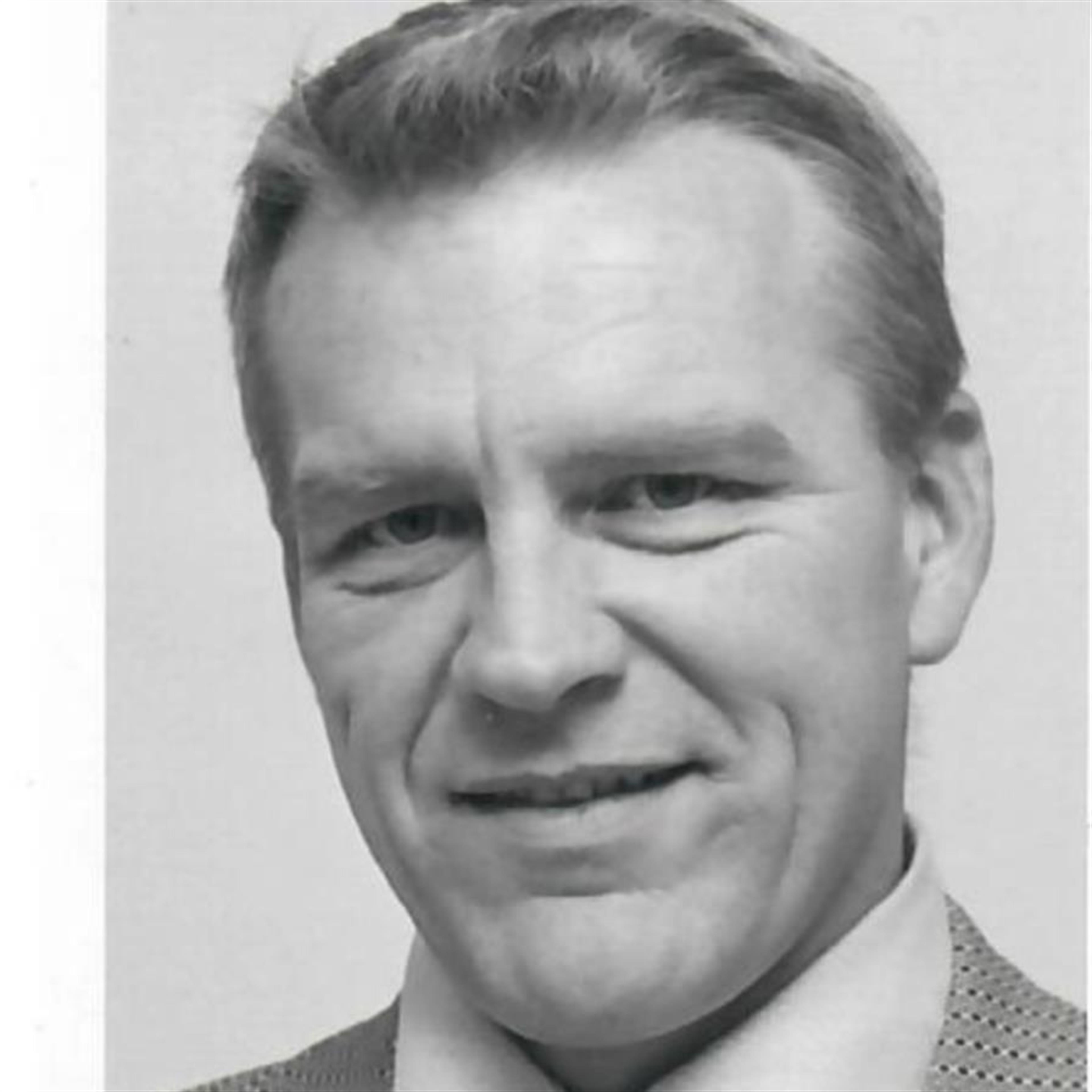 Raymund J. Robbeloth