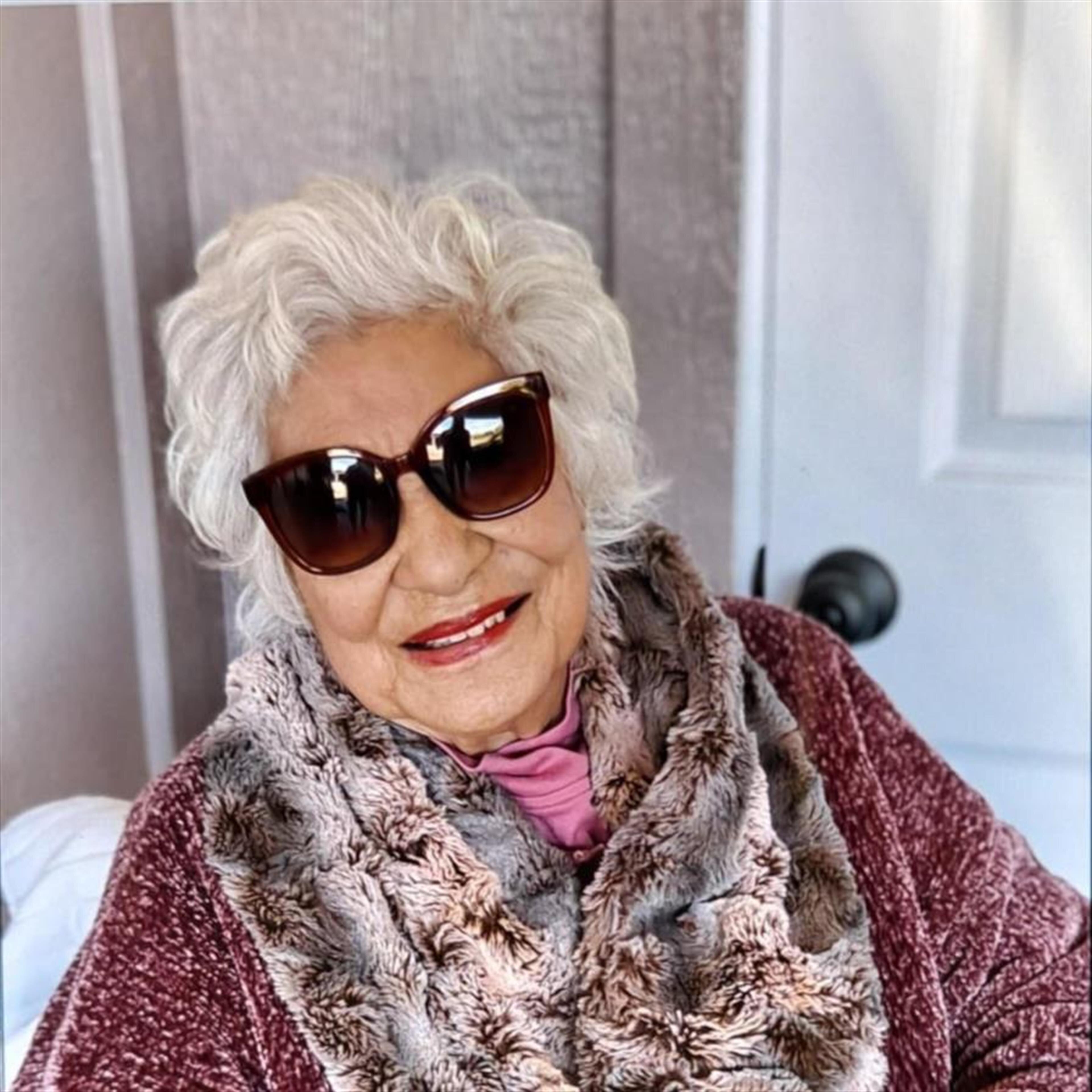 Mary De La  Cruz