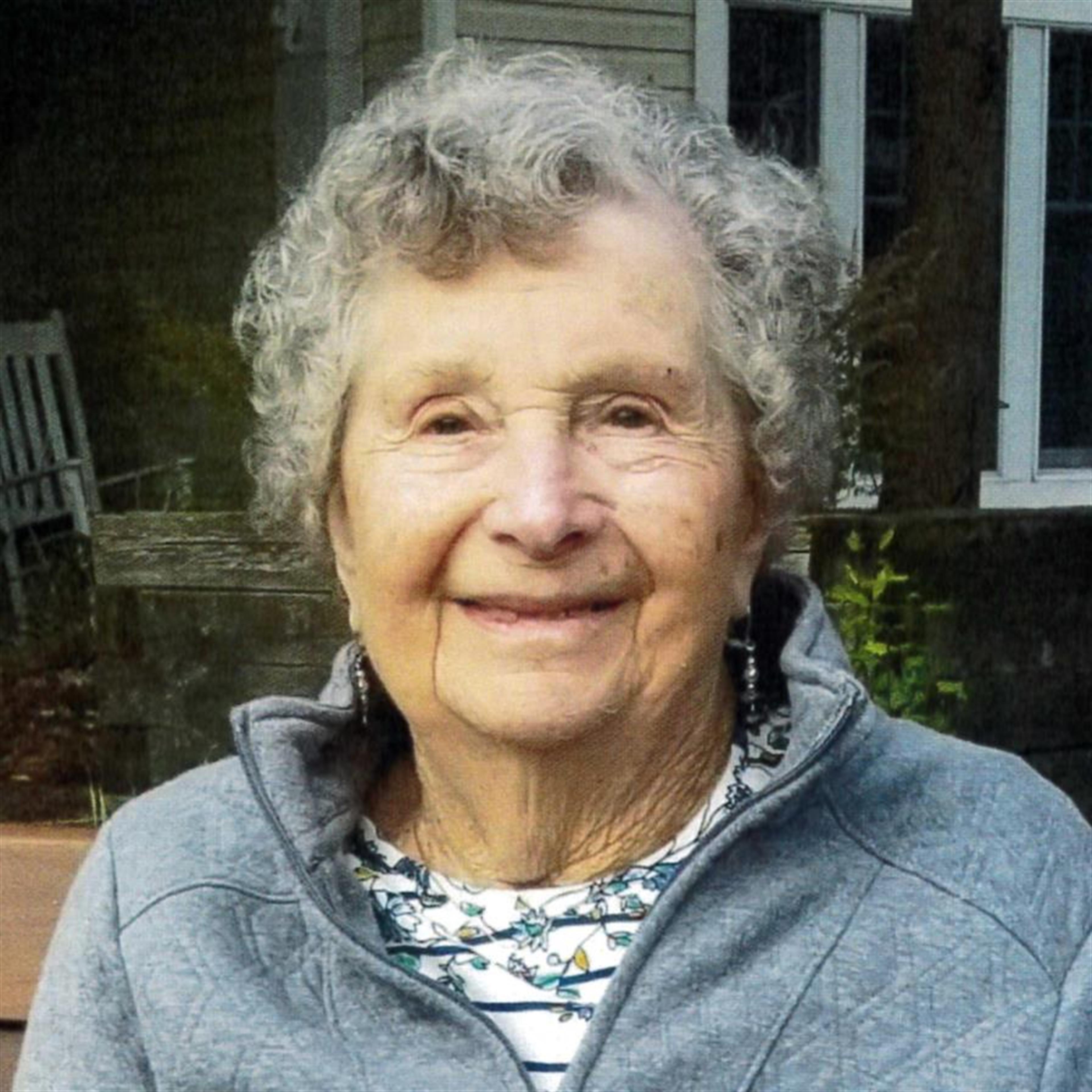 Lois E. Pinnix