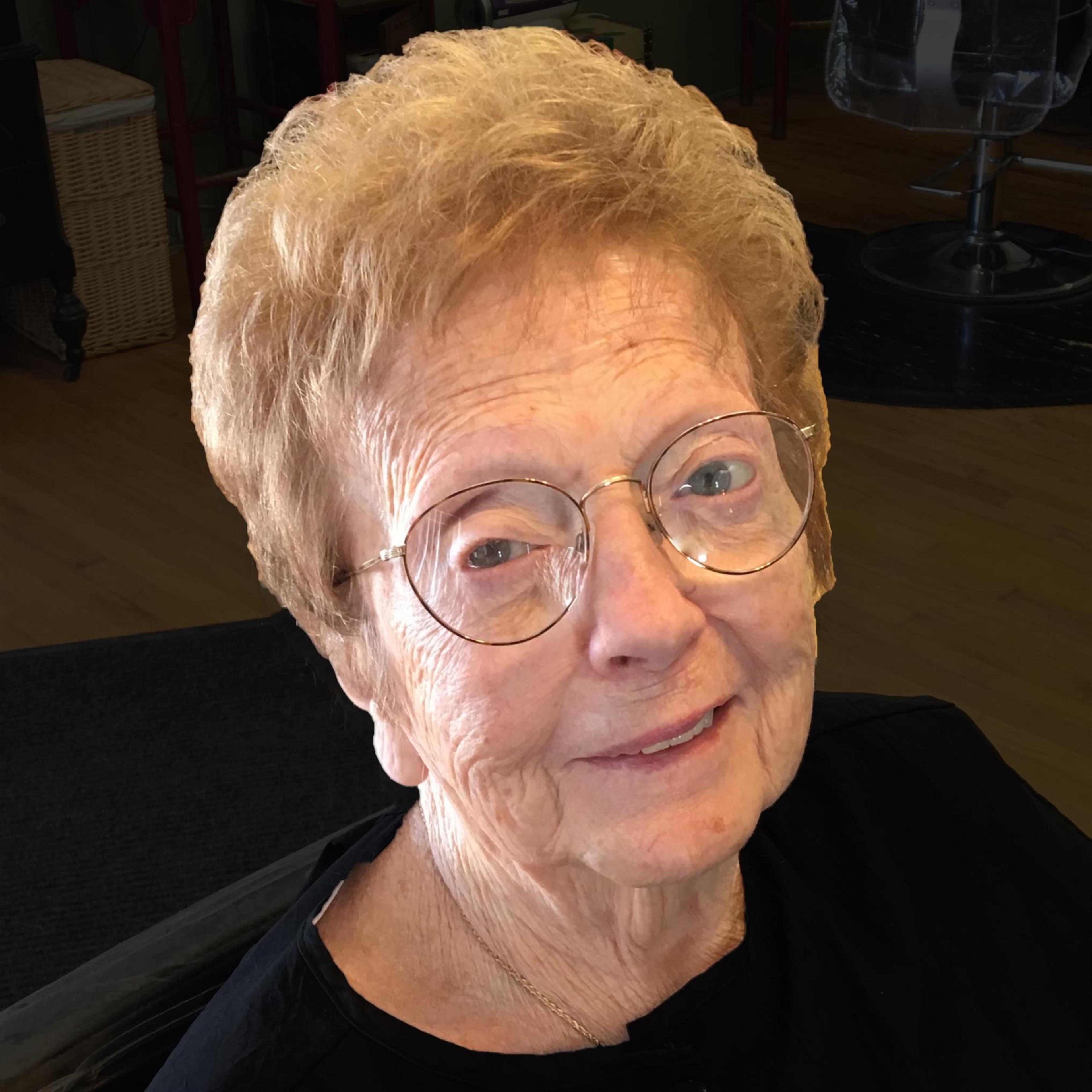 Mary Lou Farchione's obituary picture