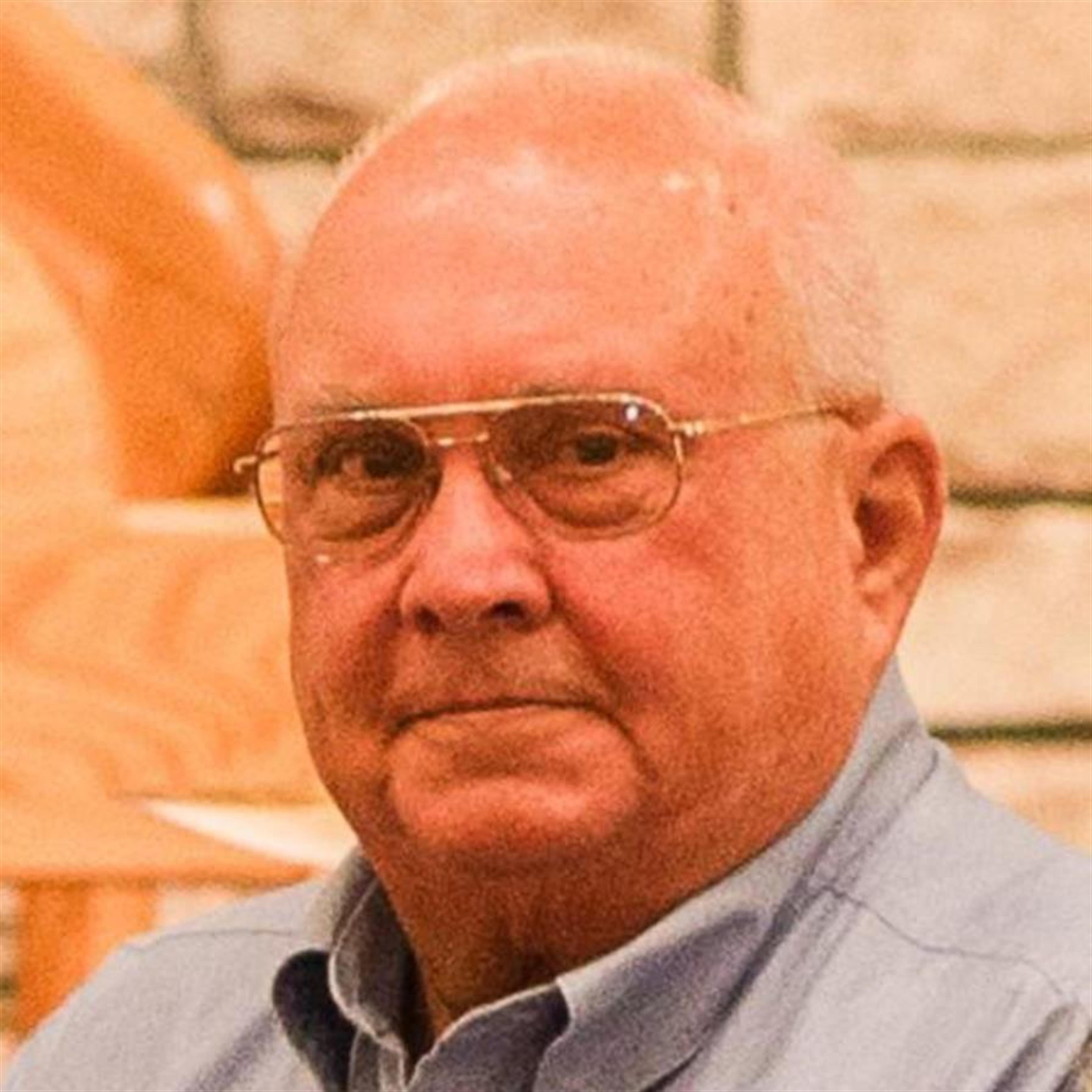 Robert "Bob" McCowen